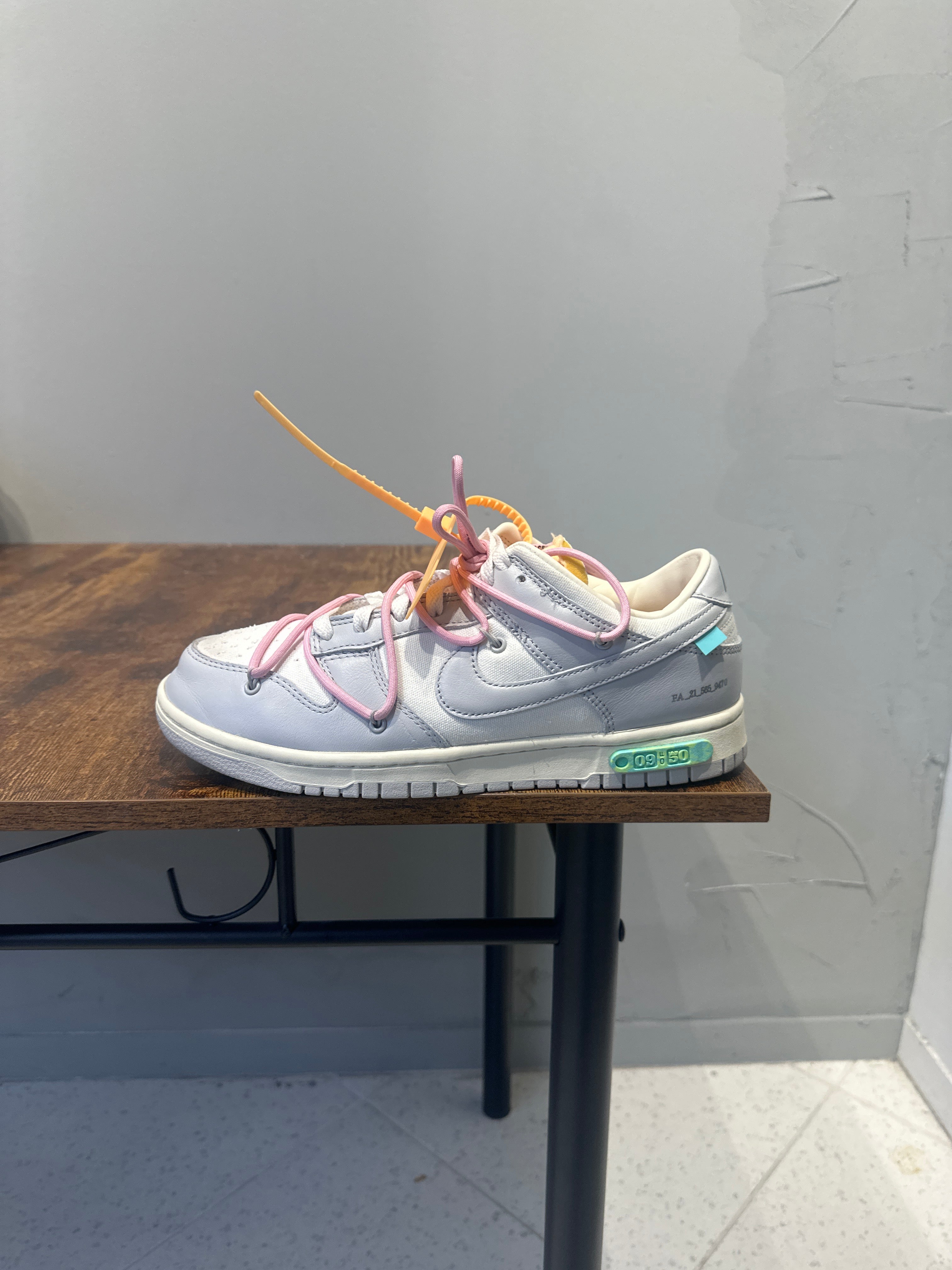 Nike Dunk Low x OFF-WHITE "Lot 9" (Pre-Owned)