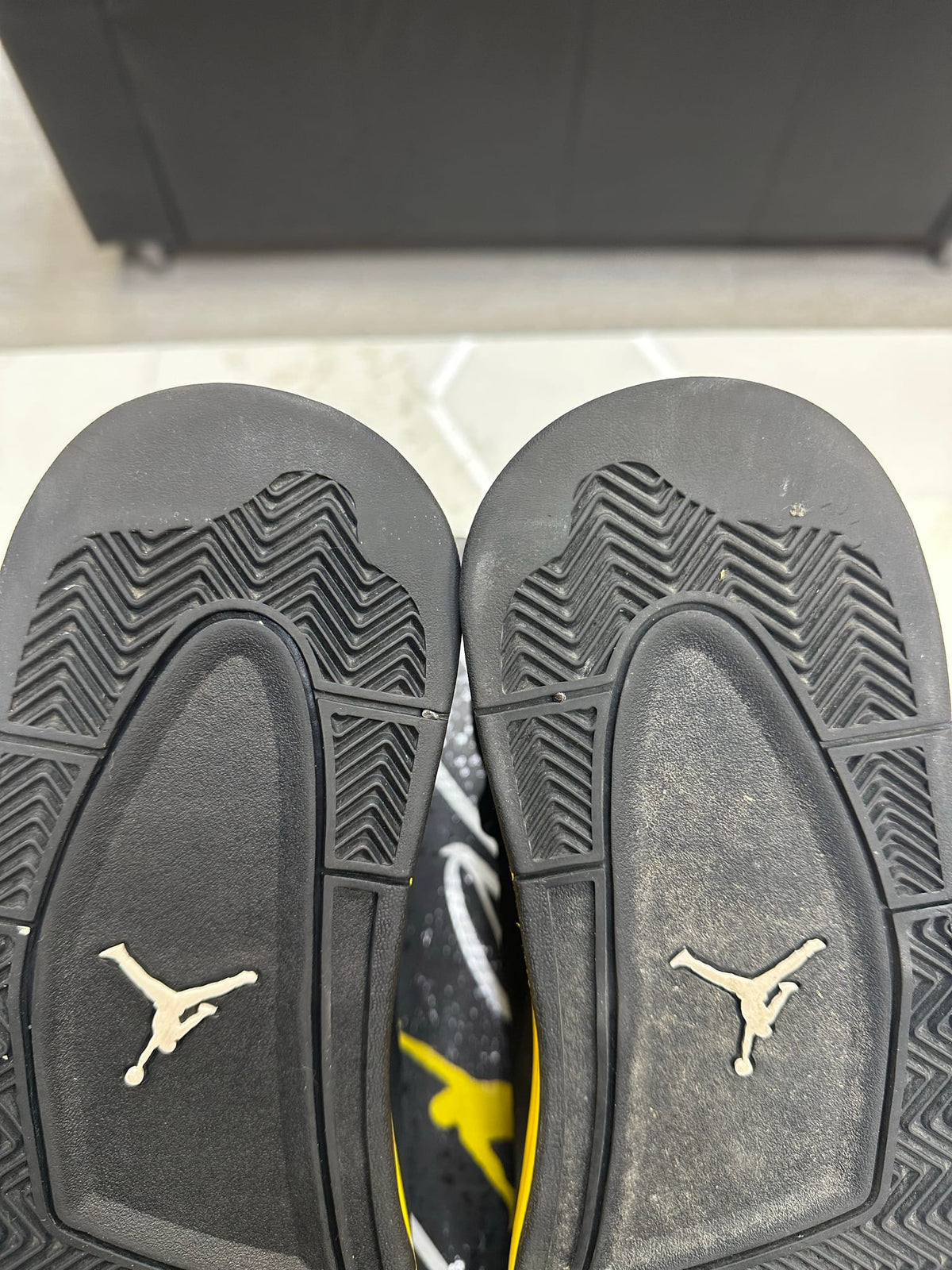 Jordan 4 Retro Thunder (2023)