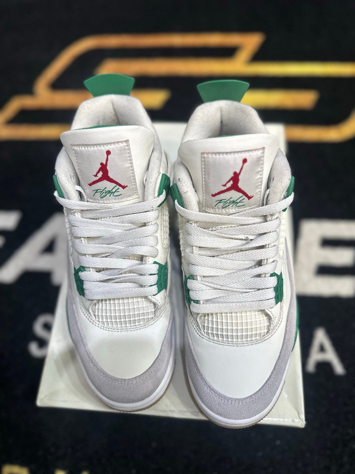 Air Jordan 4 Retro SB Pine Green