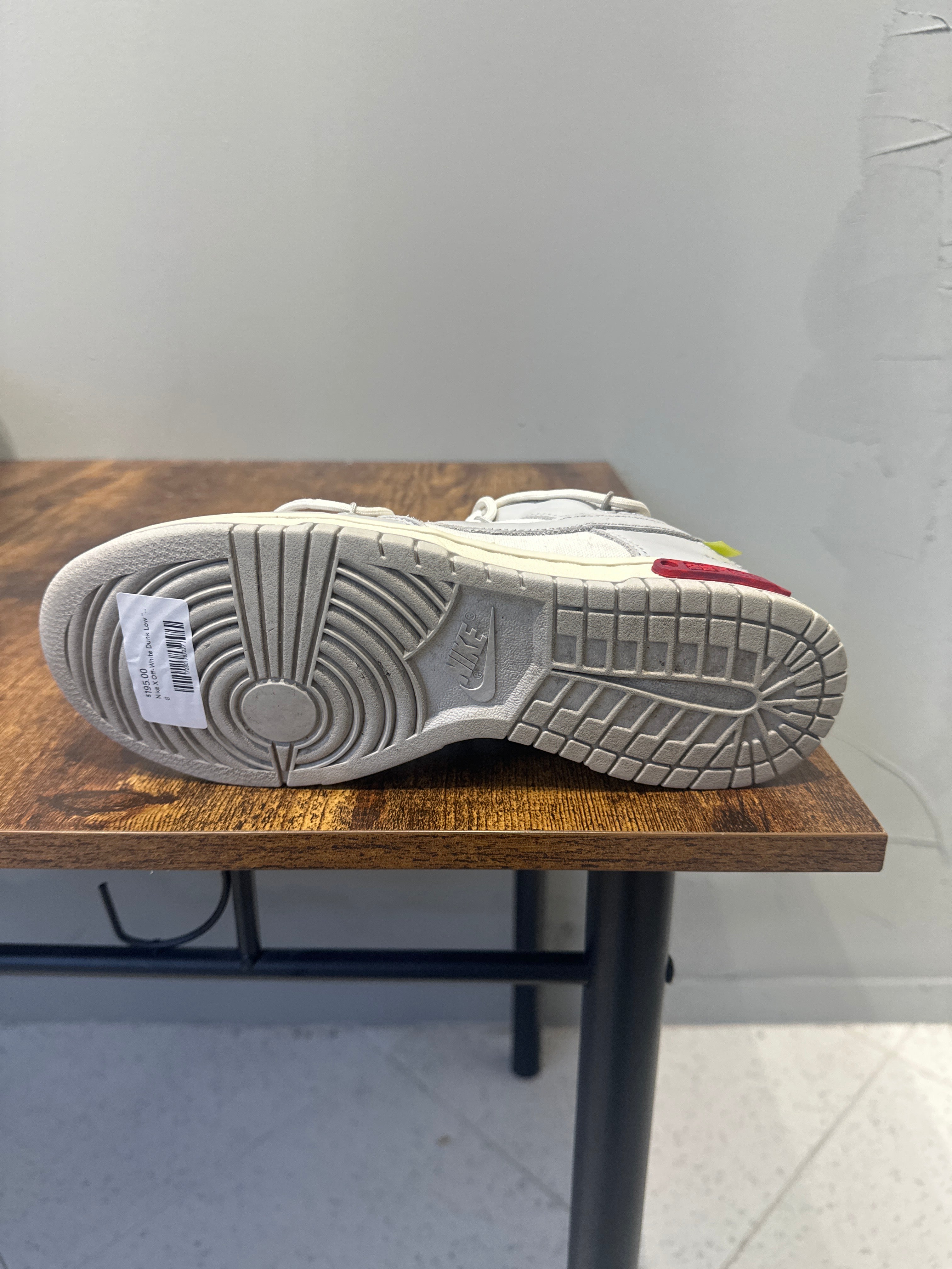 Nike X Off-White Dunk Low "Lot 25/50" (pre-owned)