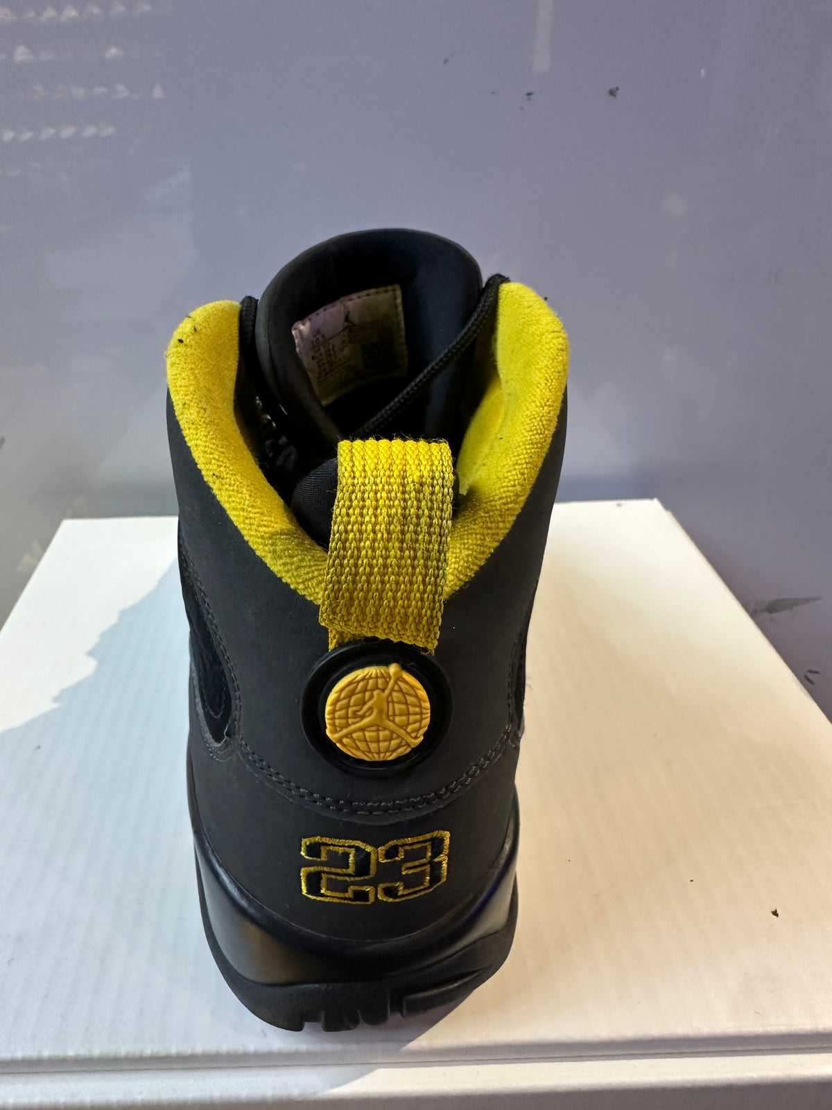 Jordan 9 Retro Dark Charcoal University Gold