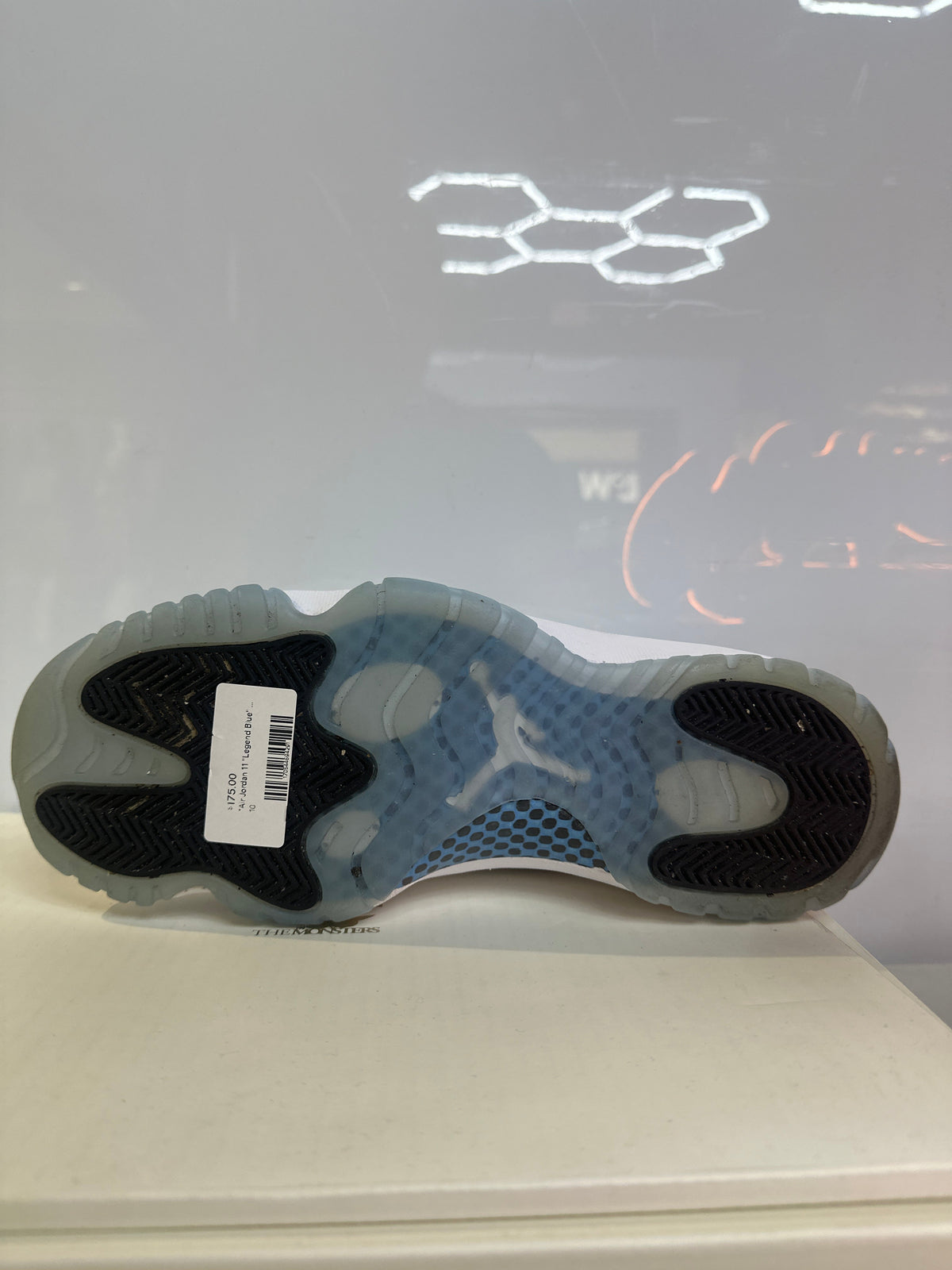 Jordan 11 Retro Legend Blue (2024)