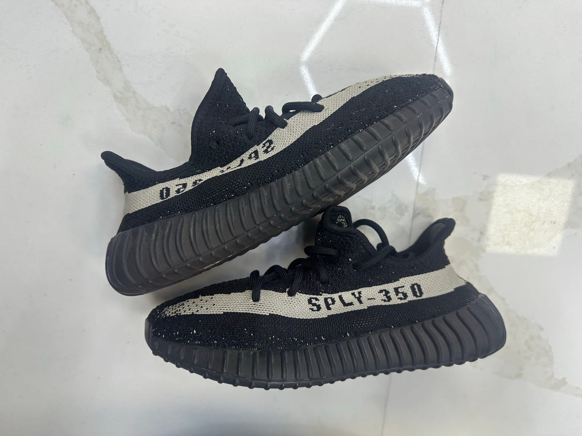 adidas Yeezy Boost 350 V2 Core Black White