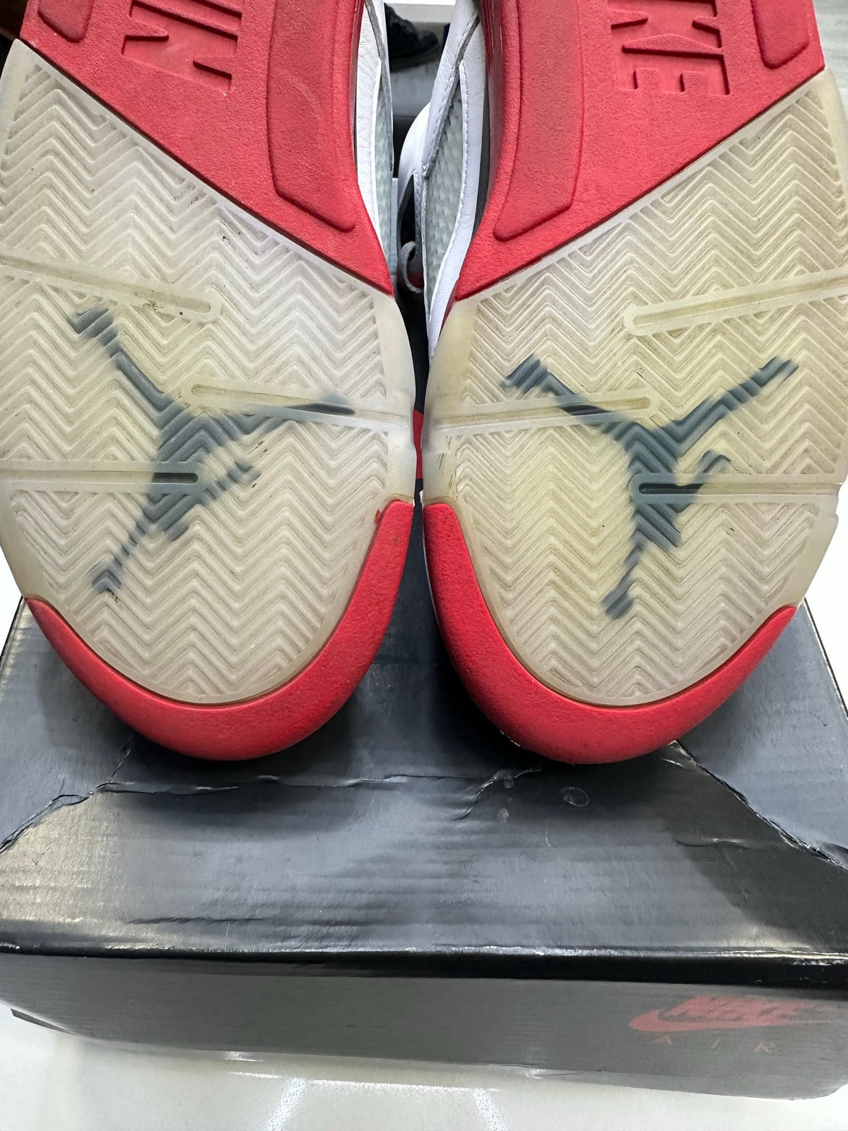 Jordan 5 Retro Fire Red Black Tongue (2025)
