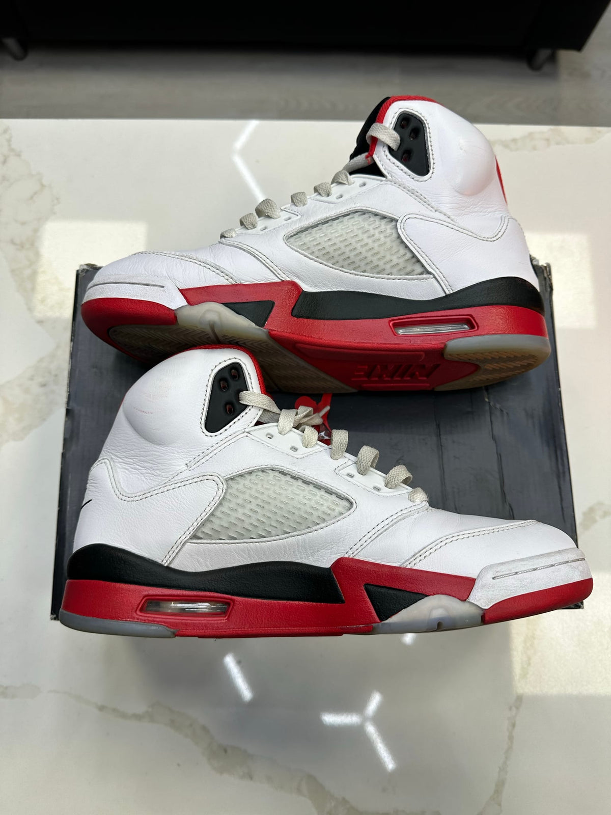 Jordan 5 Retro Fire Red Black Tongue (2025)