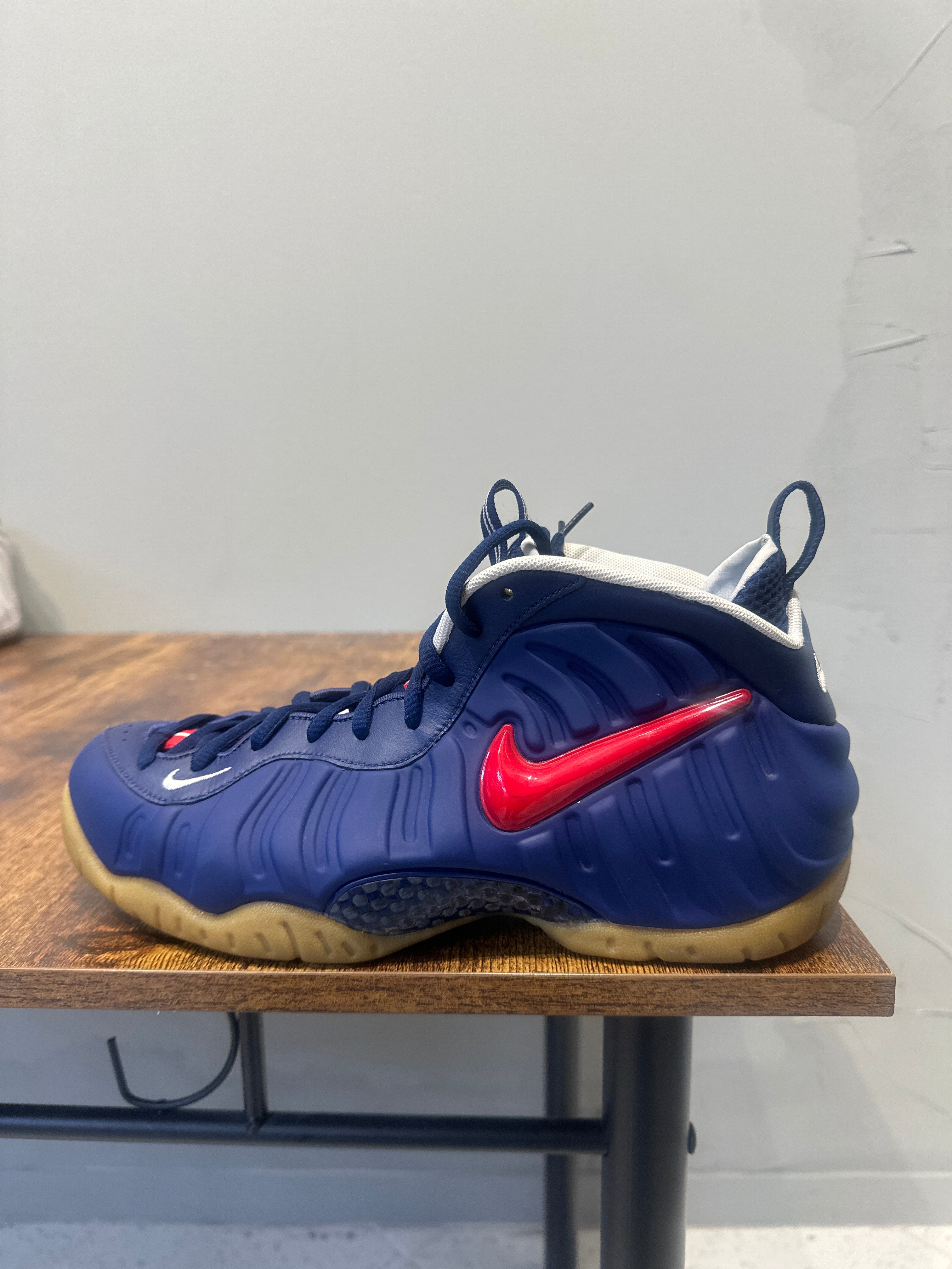 Nike Air Foamposite Pro "Blue Void University Red" (Pre-Owned)