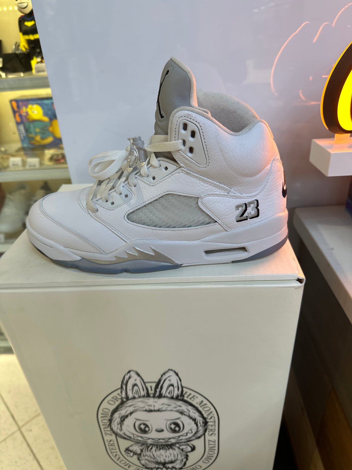 Air Jordan 5 "White Metallic" (pre-owned)
