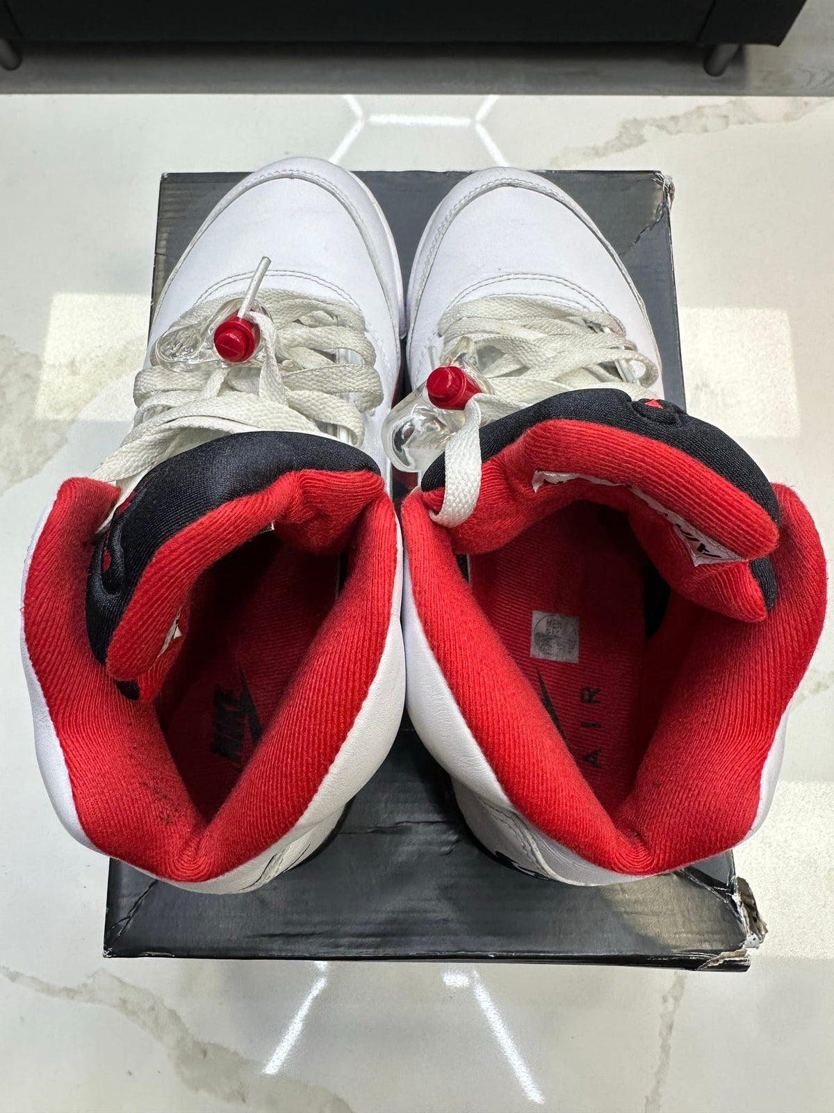 Jordan 5 Retro Fire Red Black Tongue (2025)