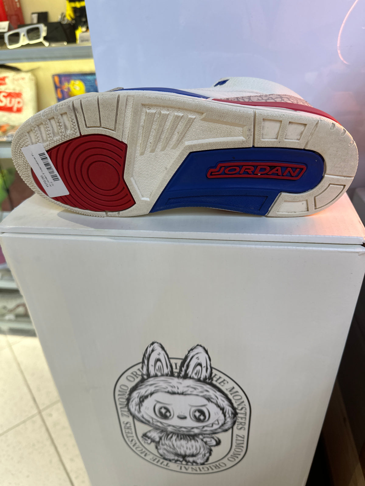 Air Jordan 3 "International Flight" (pre-owned)