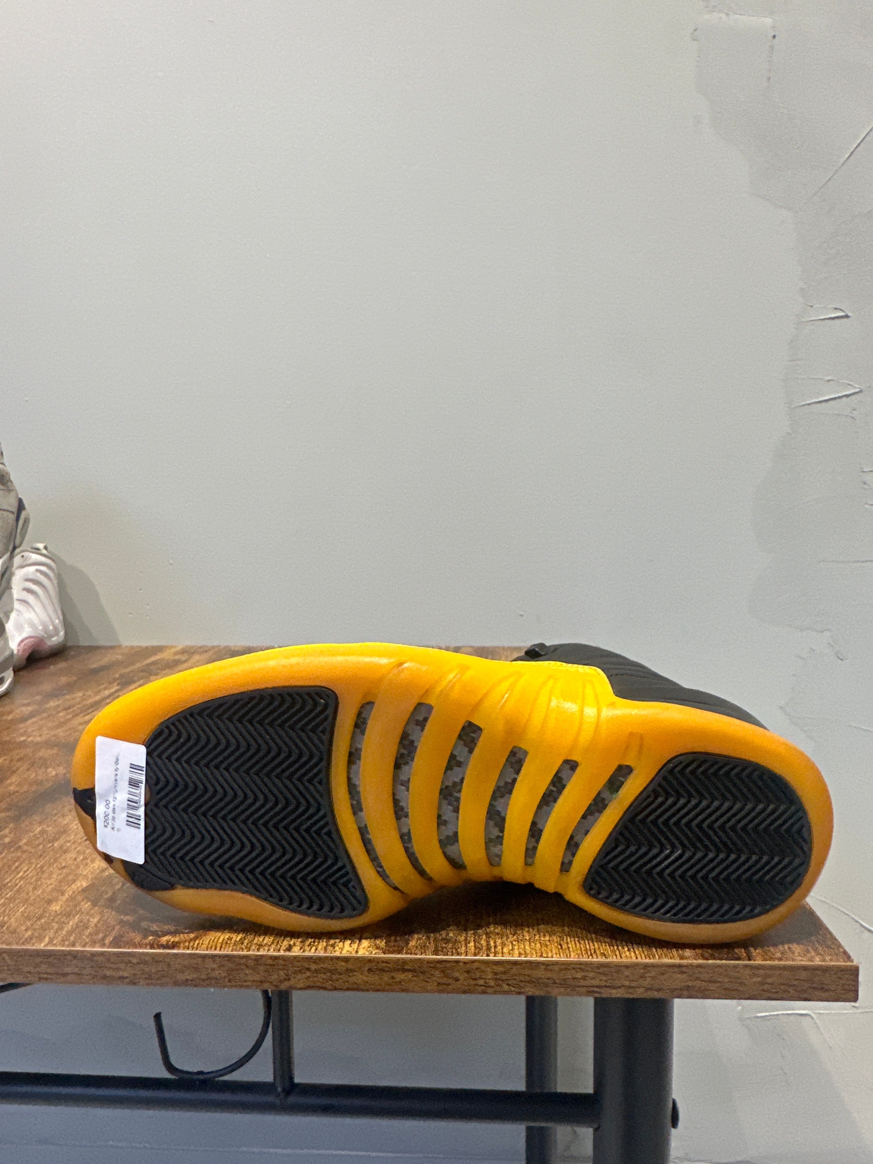 Air Jordan 12 "University Gold" (Pre-Owned)