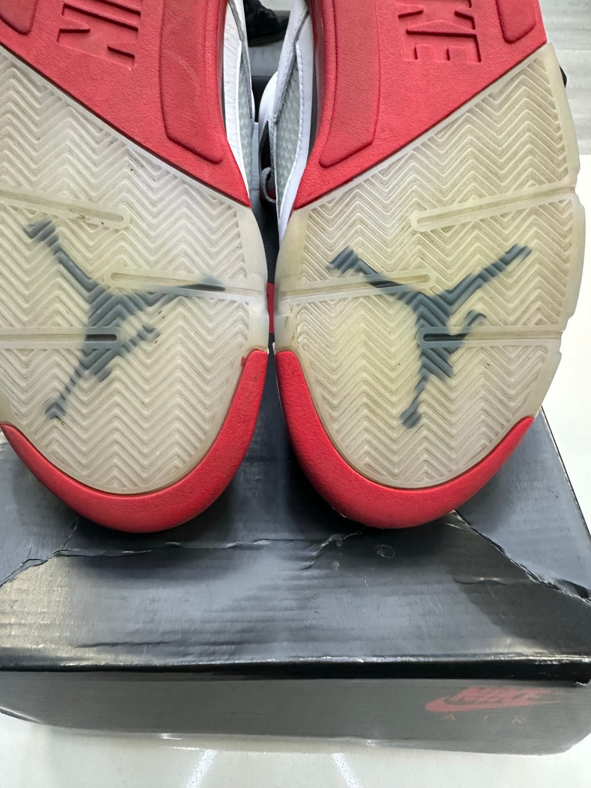 Jordan 5 Retro Fire Red Black Tongue (2025)