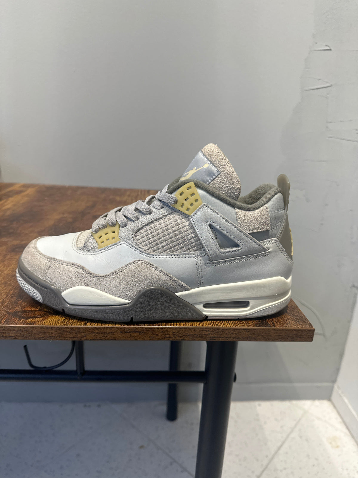 Jordan 4 Retro SE Craft Photon Dust