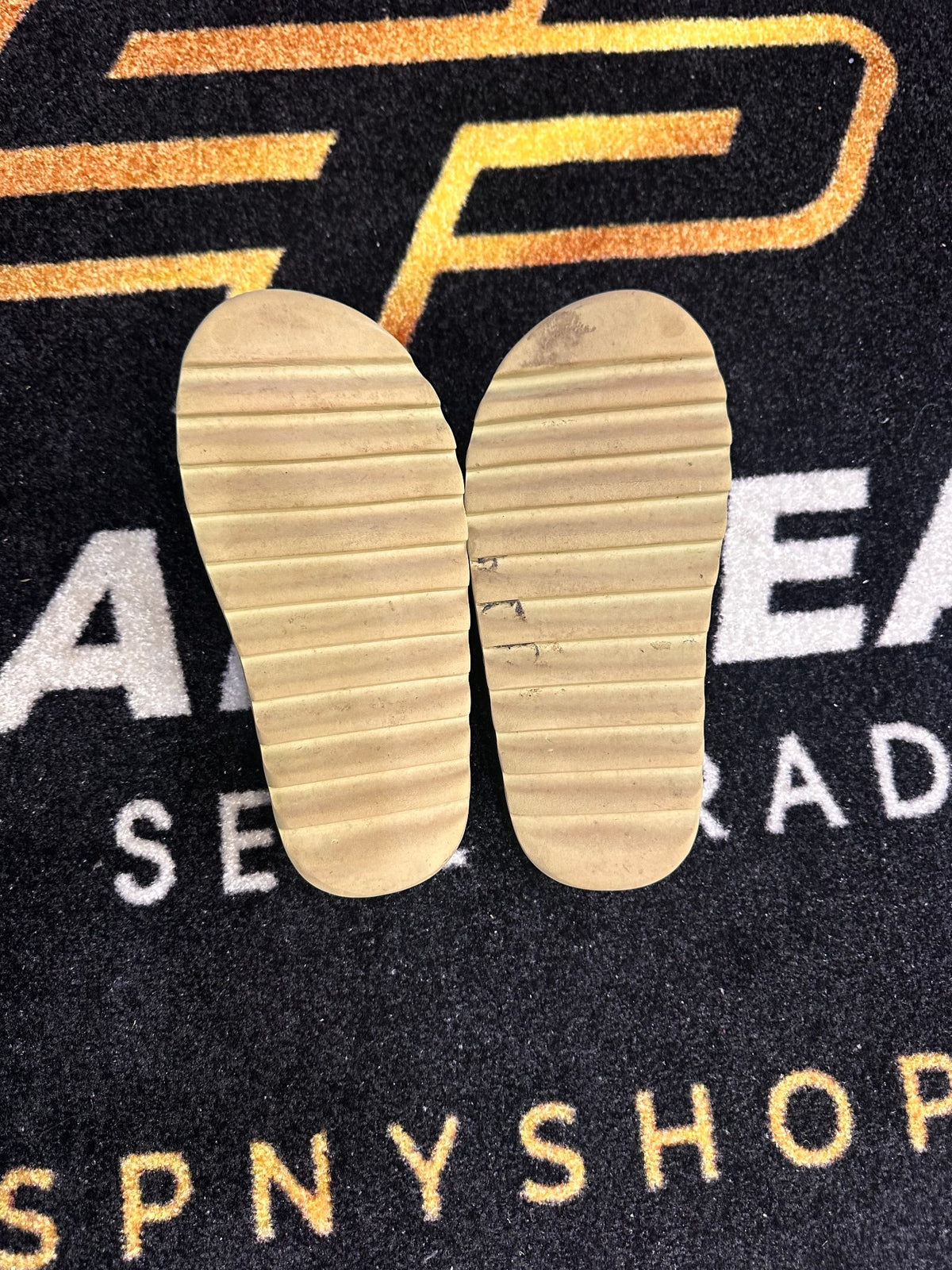 adidas Yeezy Slide Resin