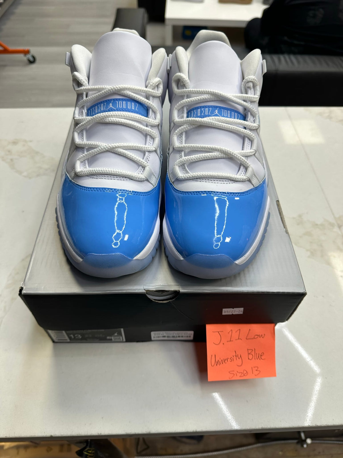 Jordan 11 Retro Low University Blue (2026)