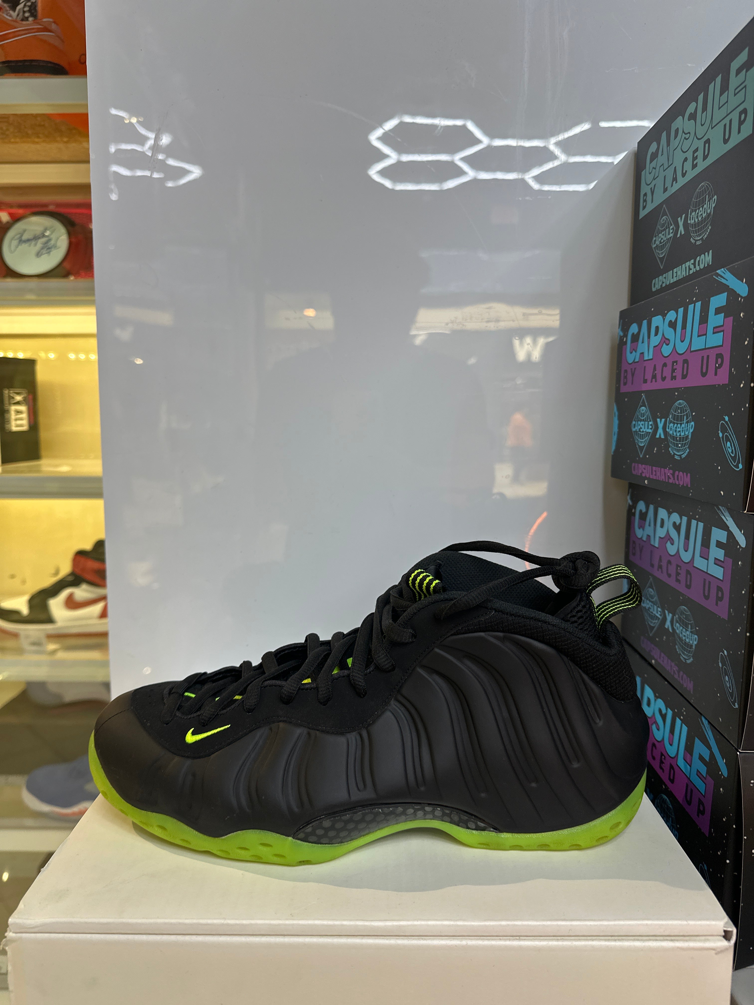 NIke Air Foamposite "Black Volt"(Pre-Owned)