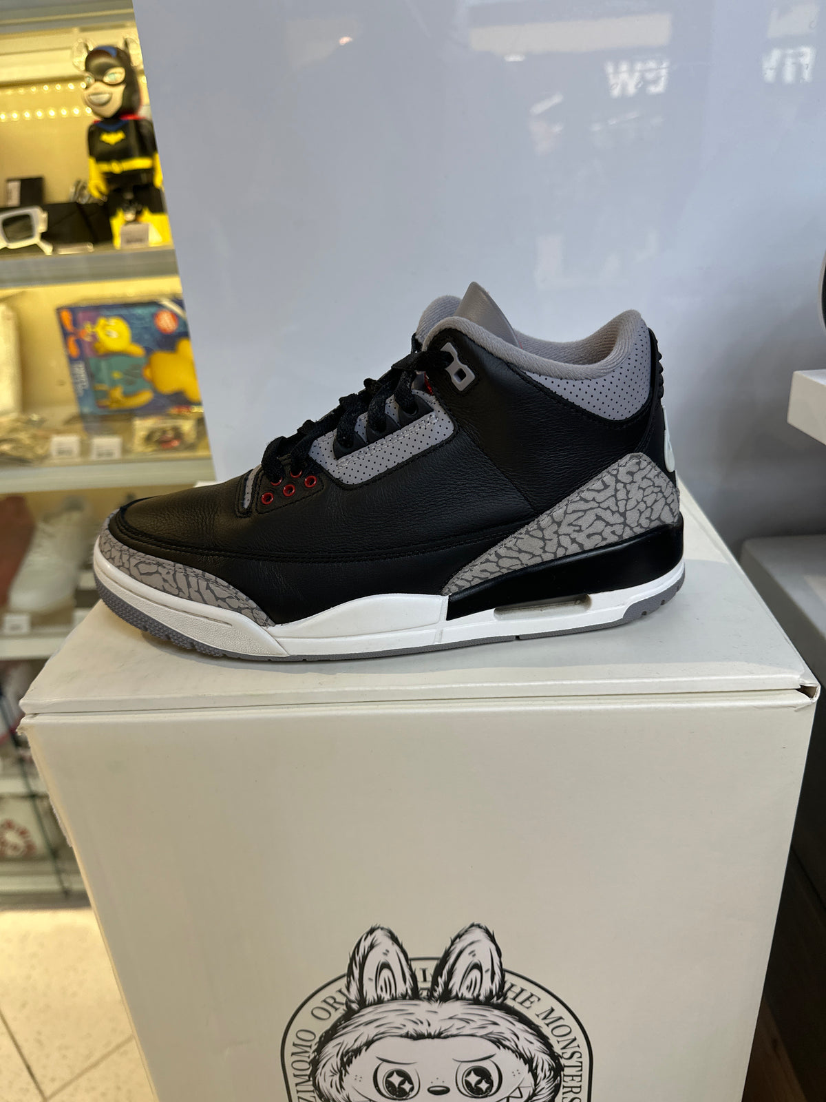 Air Jordan 3 "Black Cement" (pre-owned)