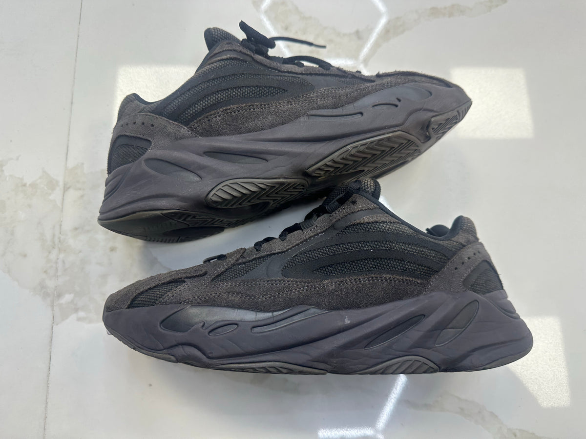 adidas Yeezy Boost 700 V2 Vanta