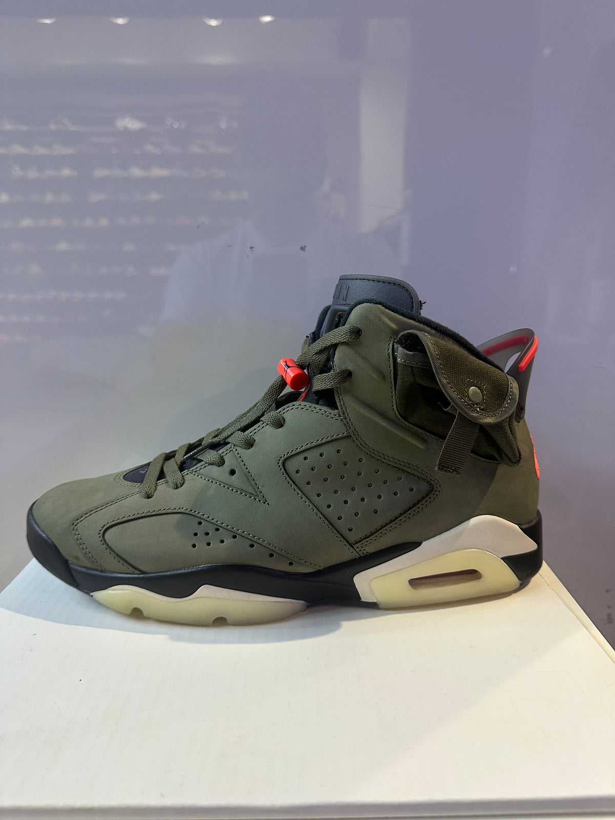 Air Jordan 6 X Travis Scott "Olive"(Pre-Owned)