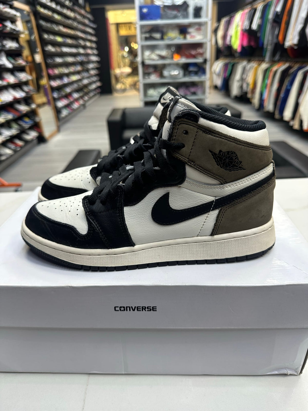 Jordan 1 Retro High Dark Mocha