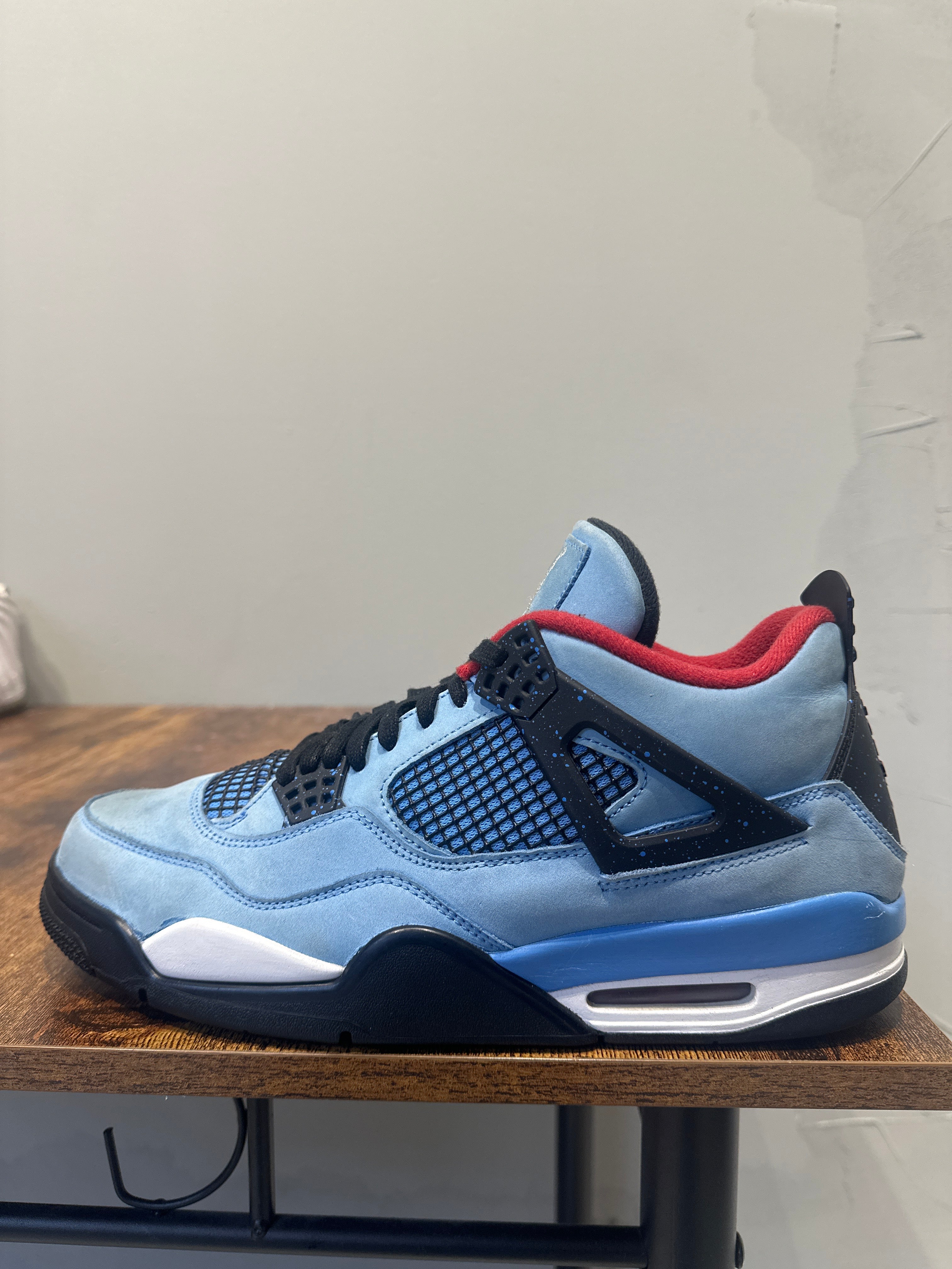 Air Jordan 4 "Travis Scott" (Pre-Owned)