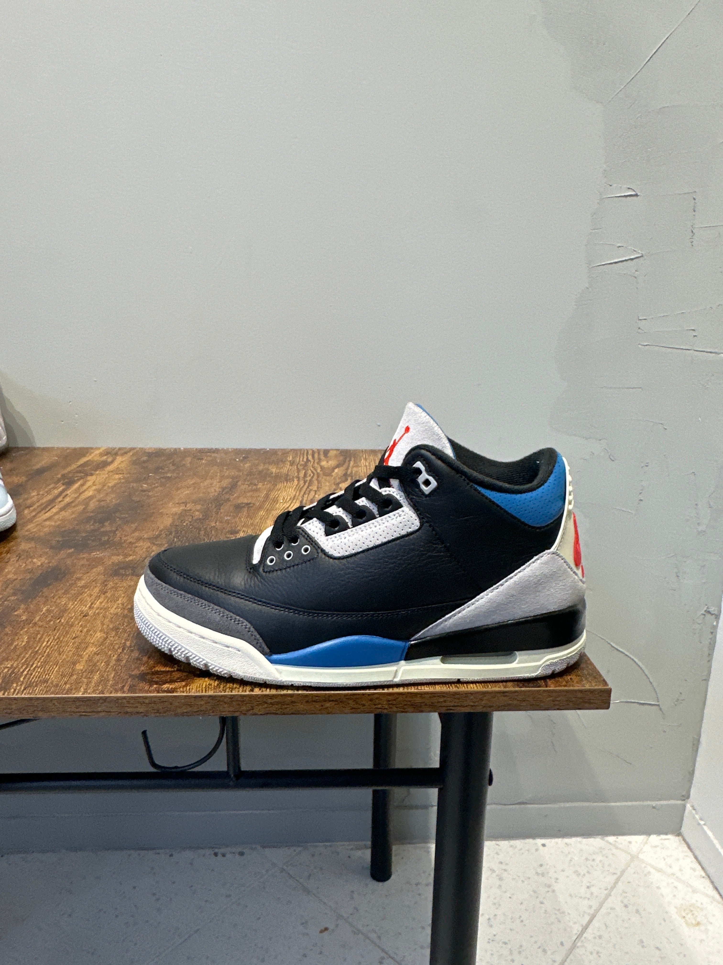 Air Jordan 3 "Rare Air" (Pre-Owned)