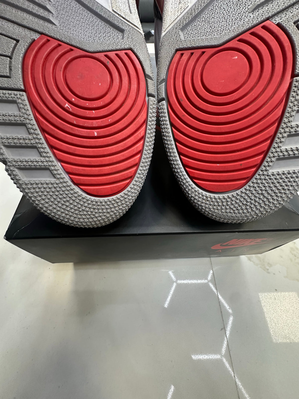 Jordan 3 Retro Fire Red (2022)