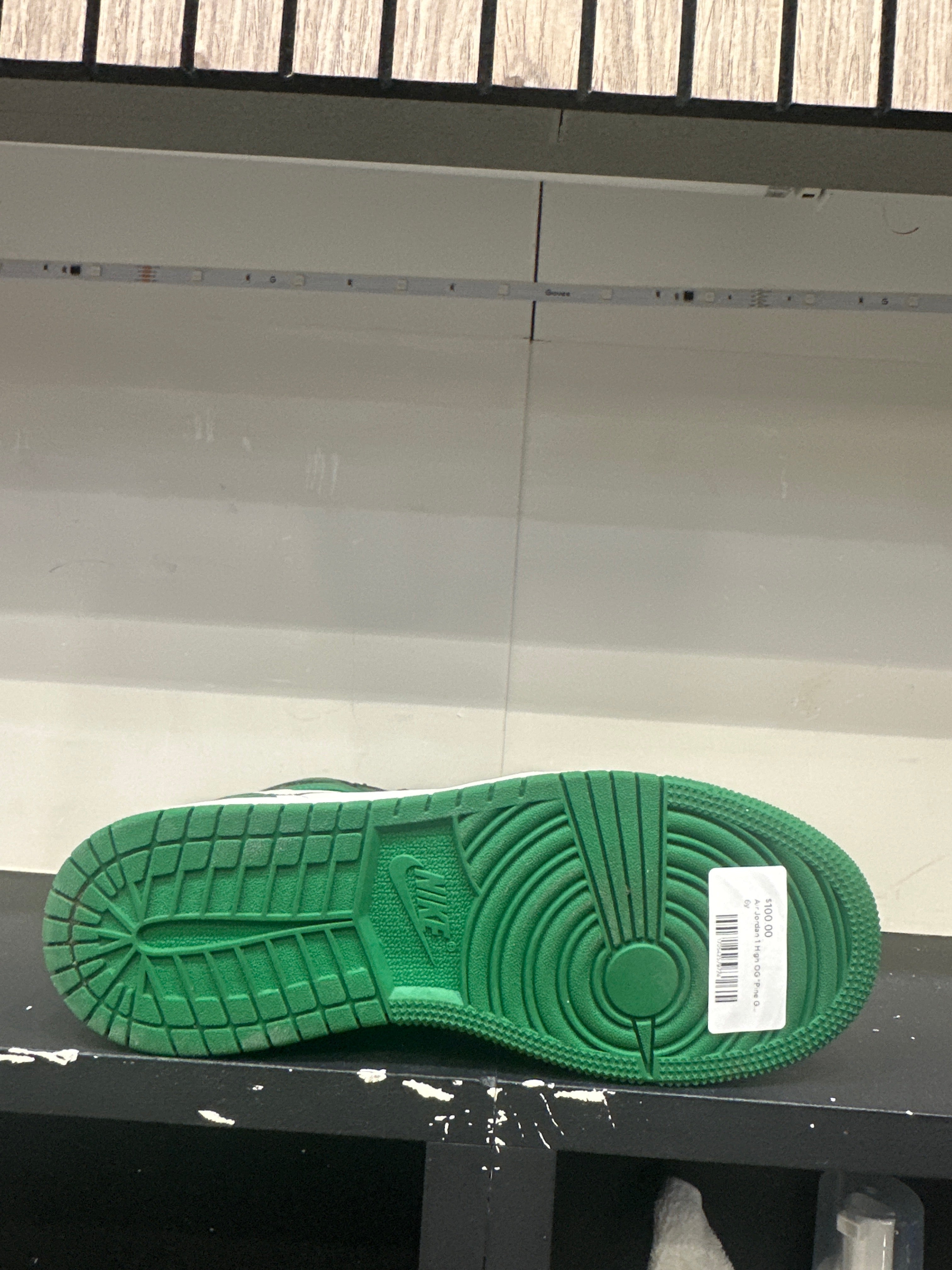 Air Jordan 1 High OG "Pine Green" (pre-owned)