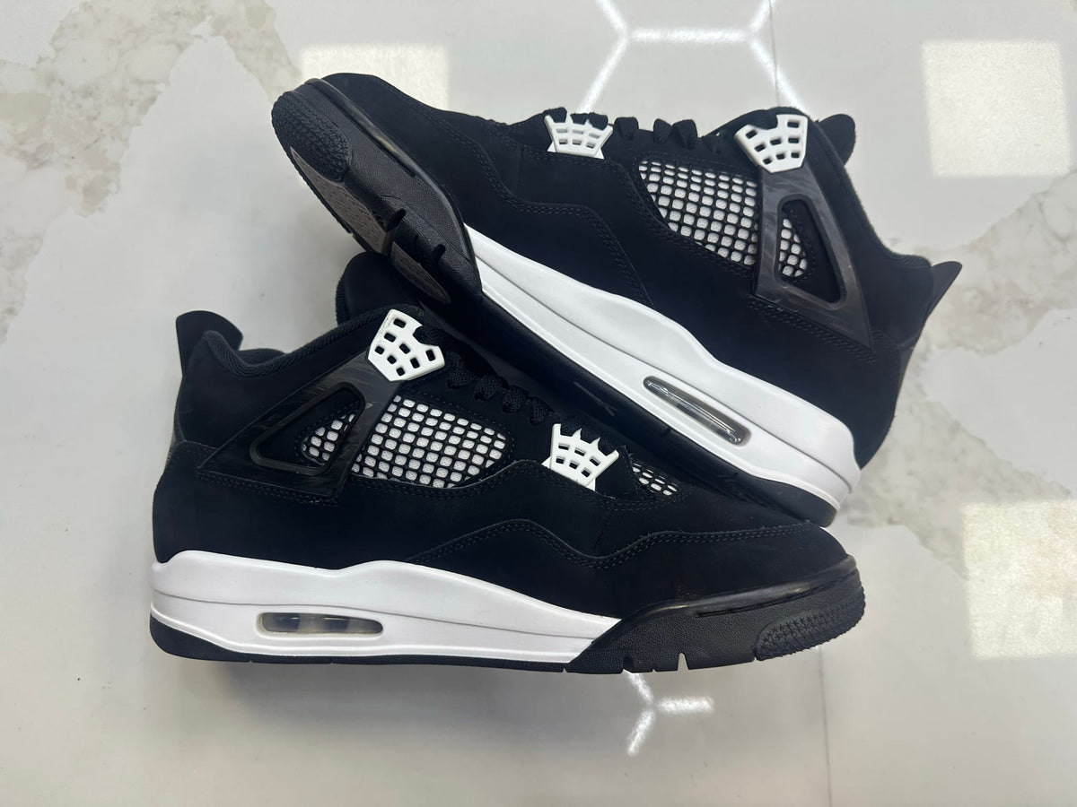 Jordan 4 Retro White Thunder
