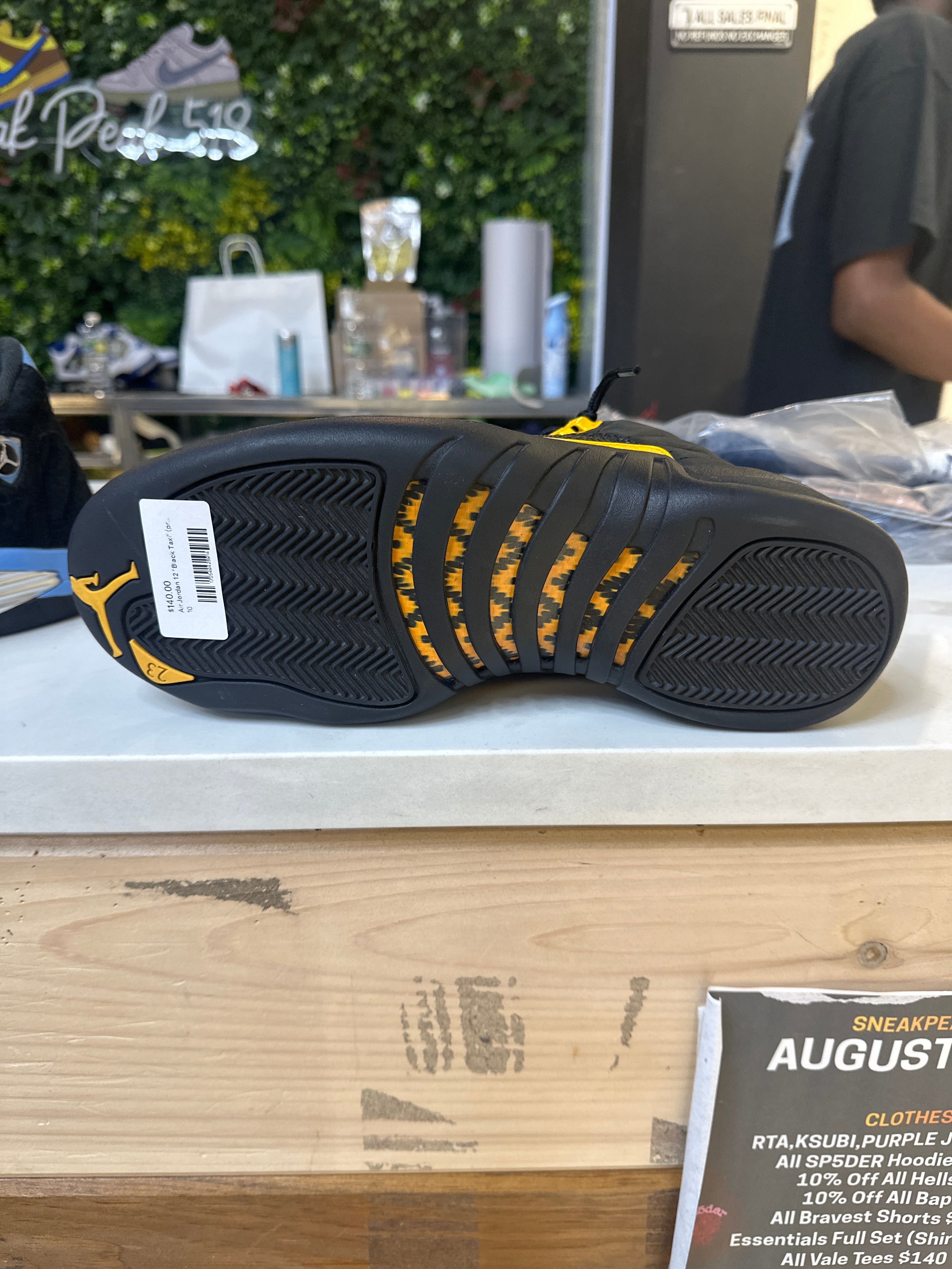 Air Jordan 12 "Black Taxi" (pre-owned)