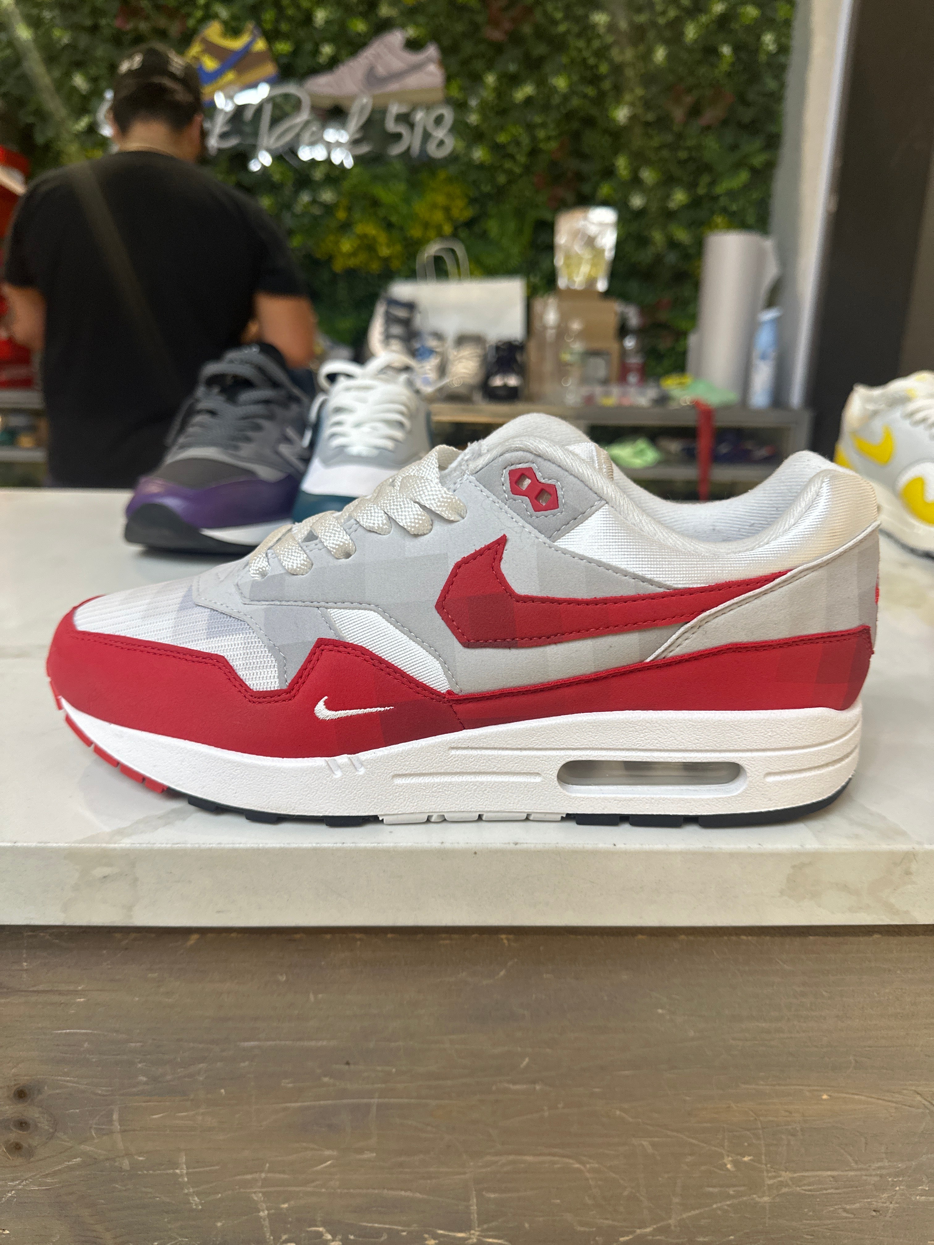 Nike Air Max .1 Swoosh Low "Poly" (pre-owned)