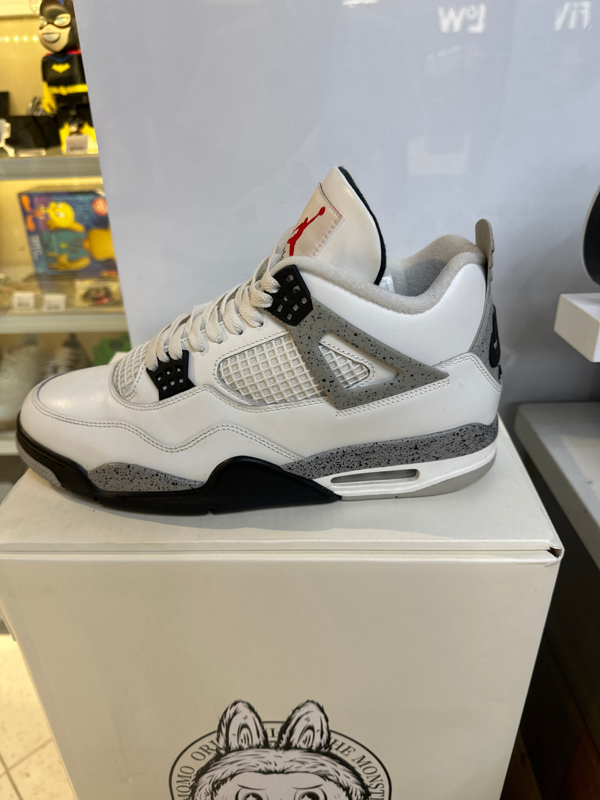 Air Jordan 4 "White Cement" (pre-owned)