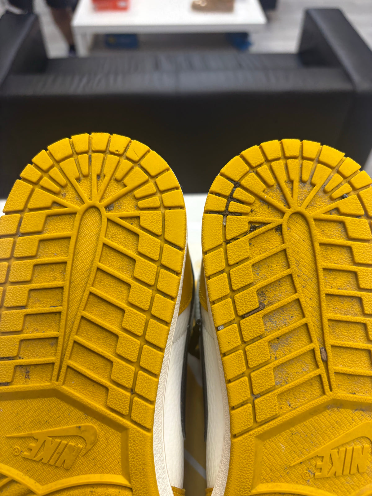 Jordan 1 Retro High Yellow Ochre