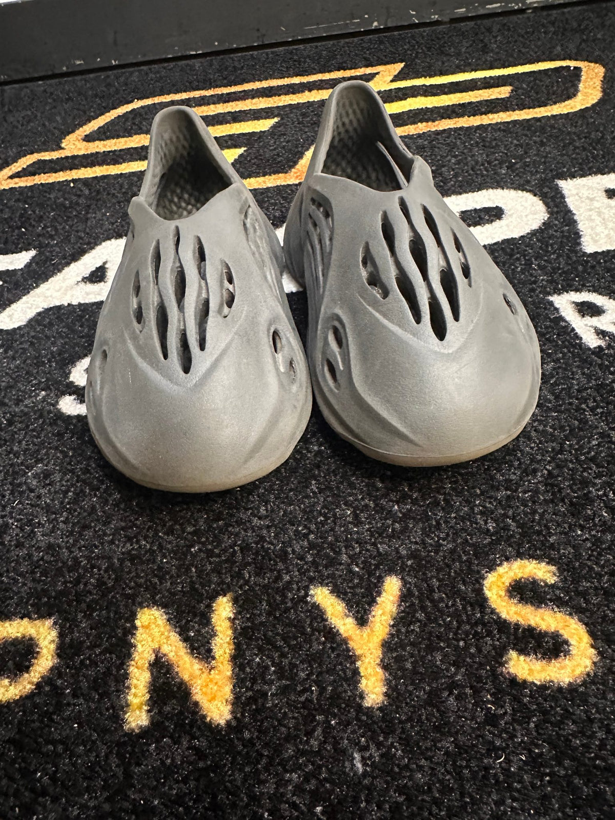 adidas Yeezy Foam RNR Onyx