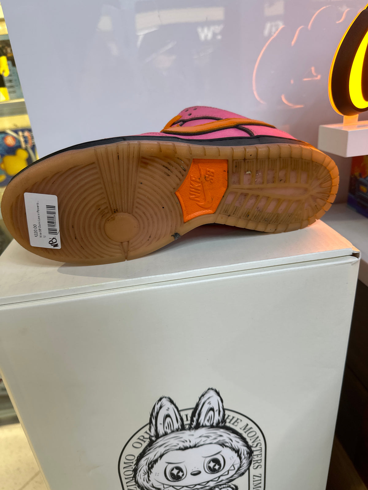 Nike SB Dunk Low x Powerpuff "Blossom" (pre-owned)