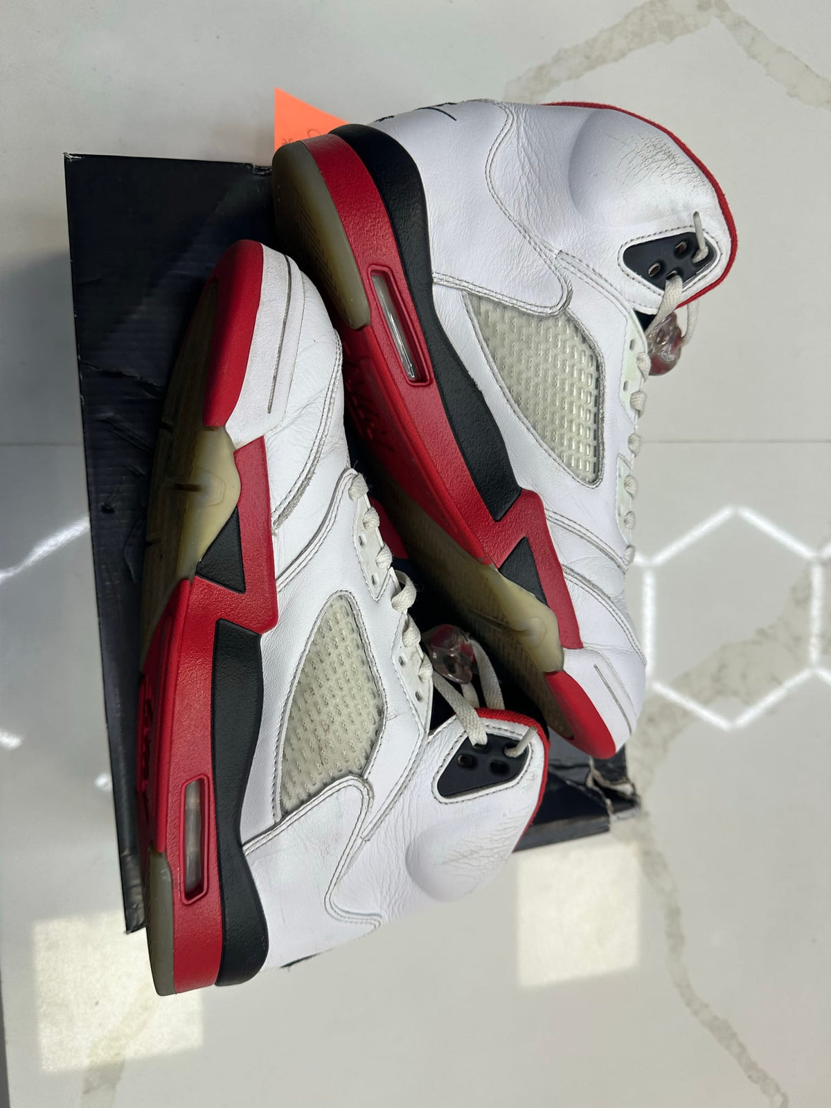 Jordan 5 Retro Fire Red Black Tongue (2025)