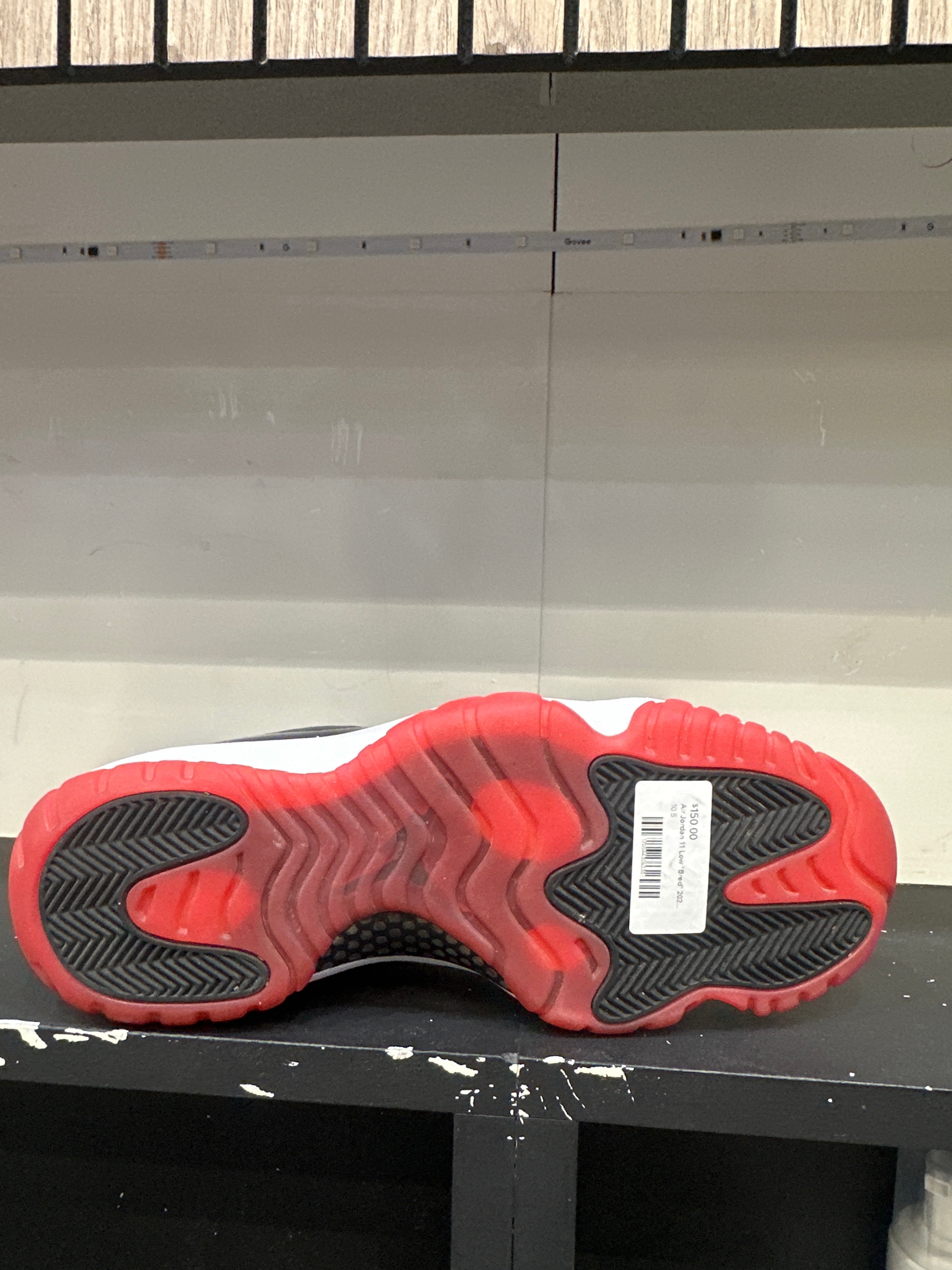 Air Jordan 11 Low "Bred" 2025 (pre-owned)