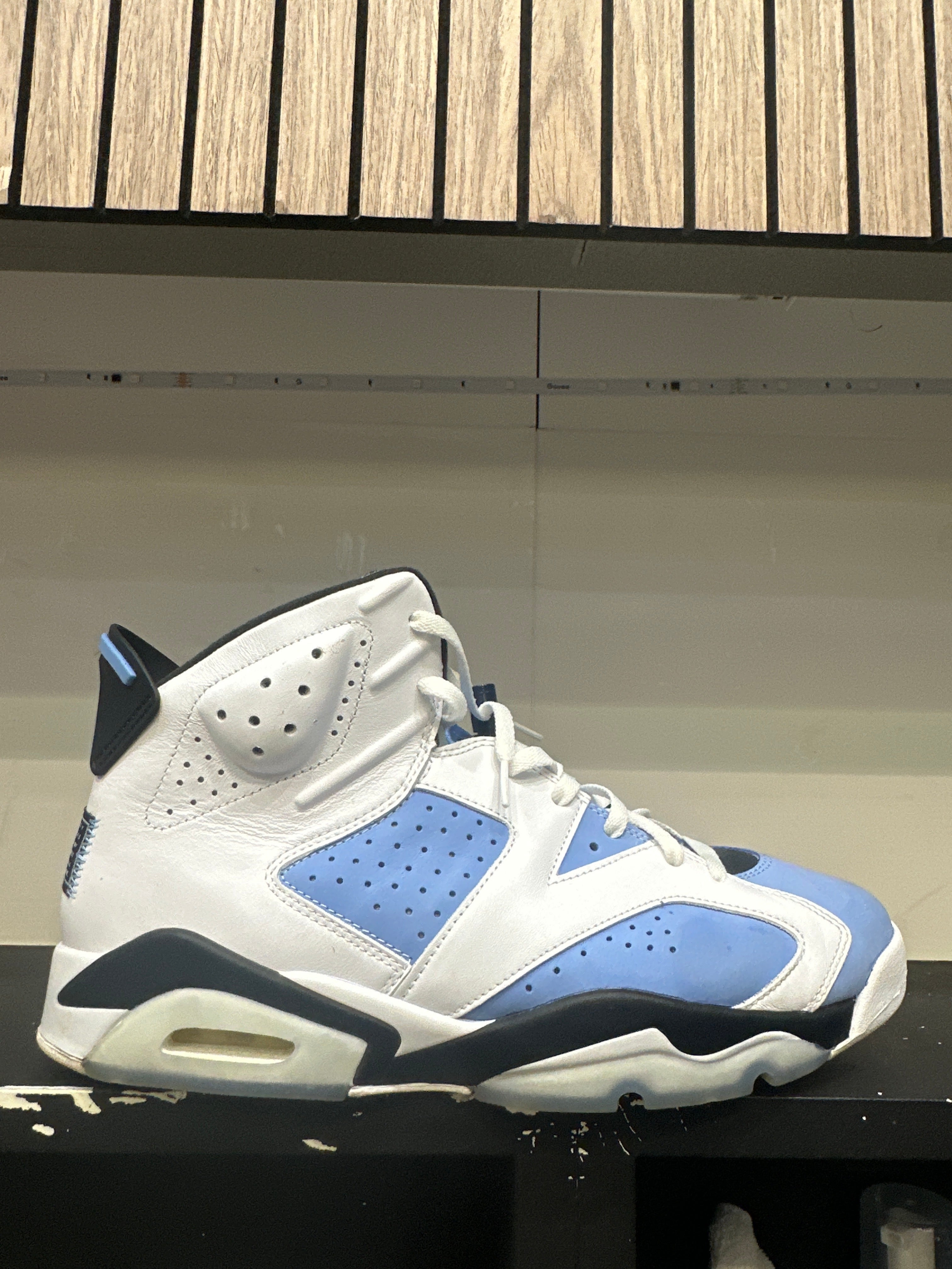 Air Jordan 6 Retro "UNC White" (Pre-owned) (NB)