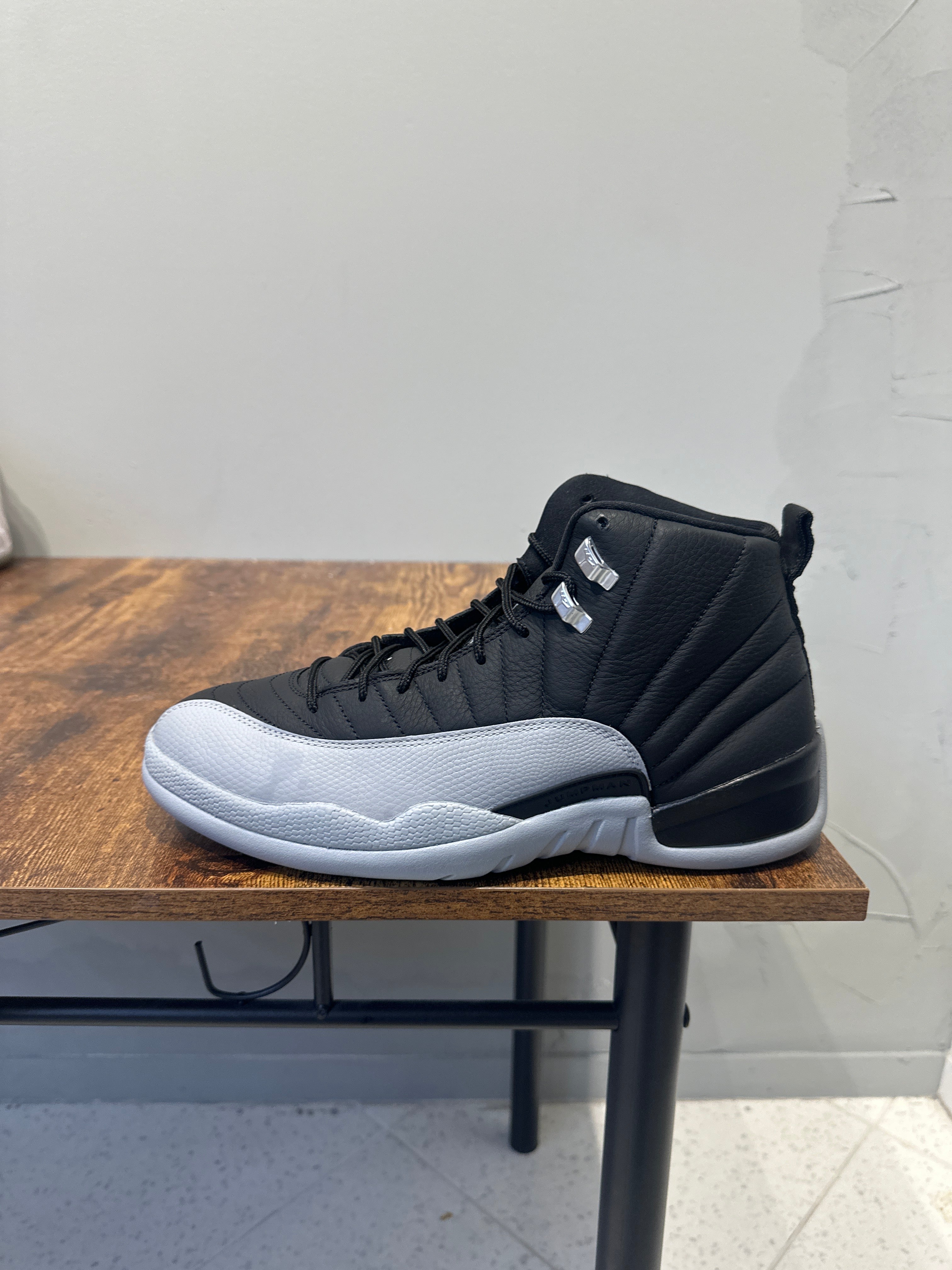 Air Jordan 12 "Barons" (Pre-Owned)