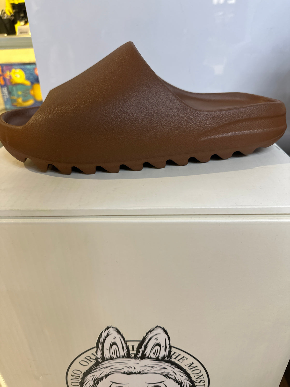 Adidas Yeezy Slide "Flax" (pre-owned)