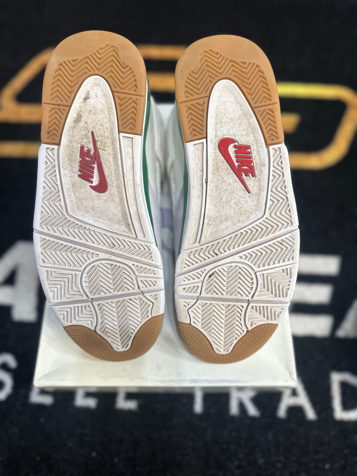 Air Jordan 4 Retro SB Pine Green