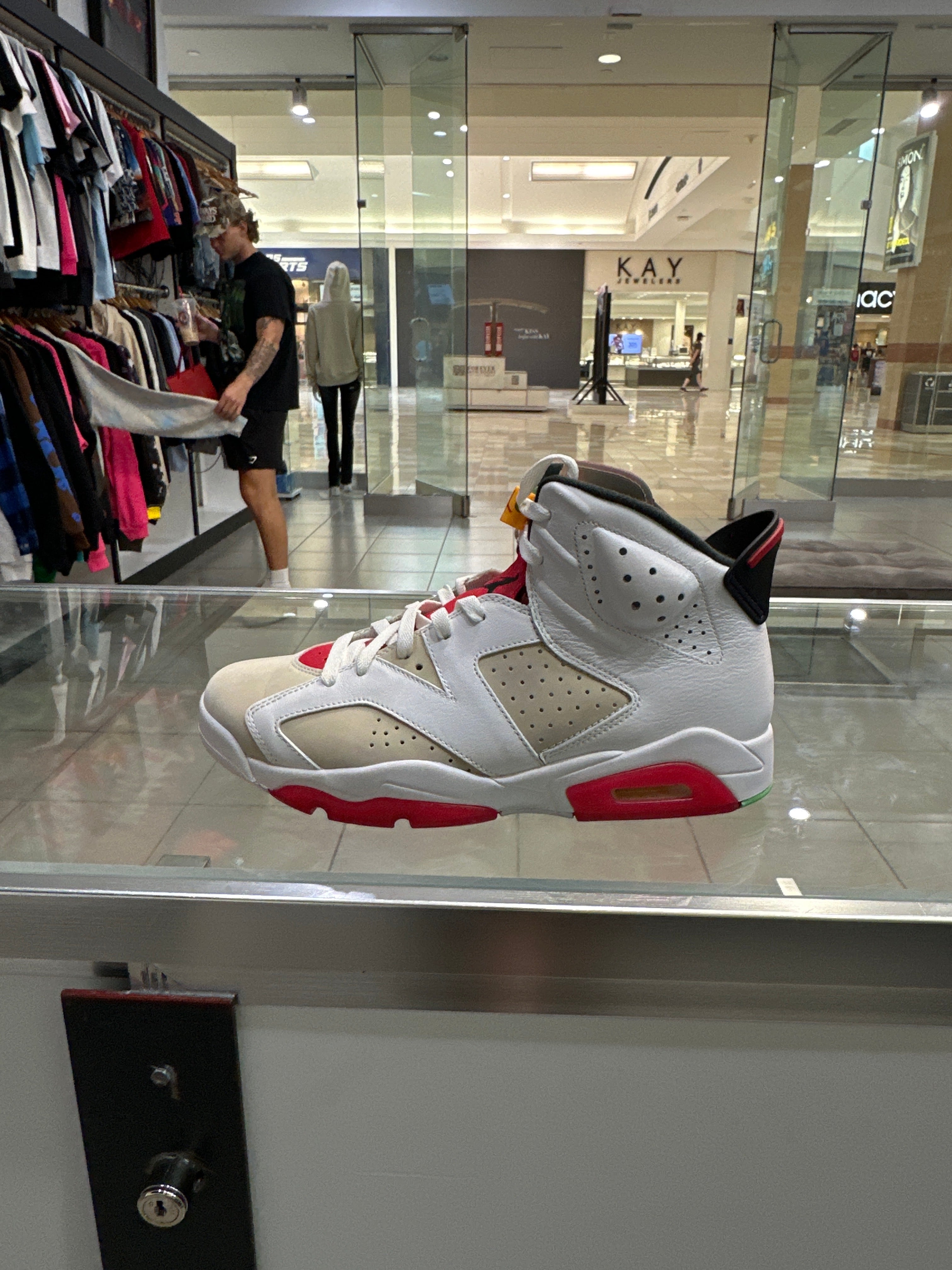 Air Jordan 6 "Hare"(Pre-Owned)