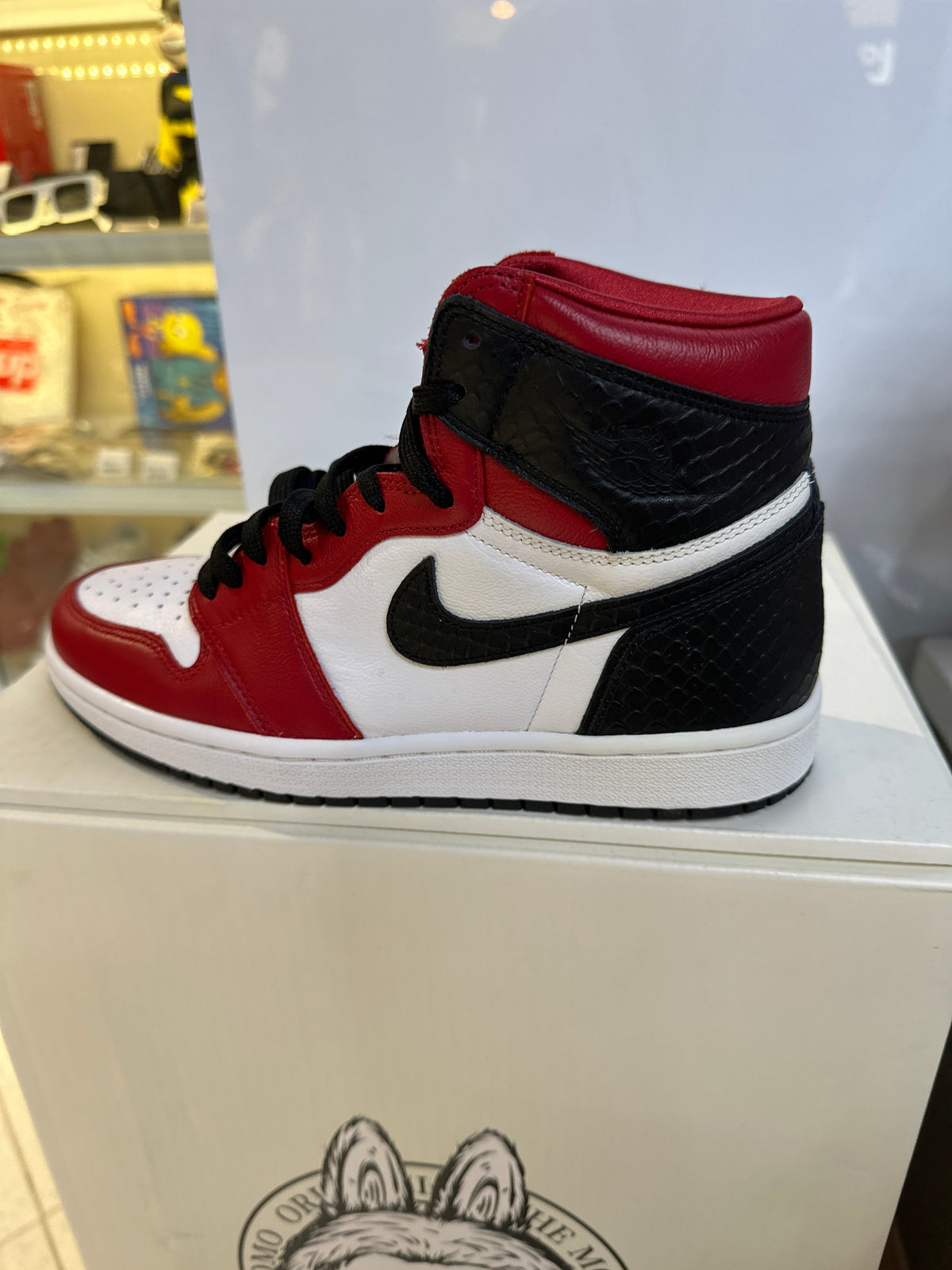 Air Jordan 1 High "Satin Snake Chicago" (pre-owned)