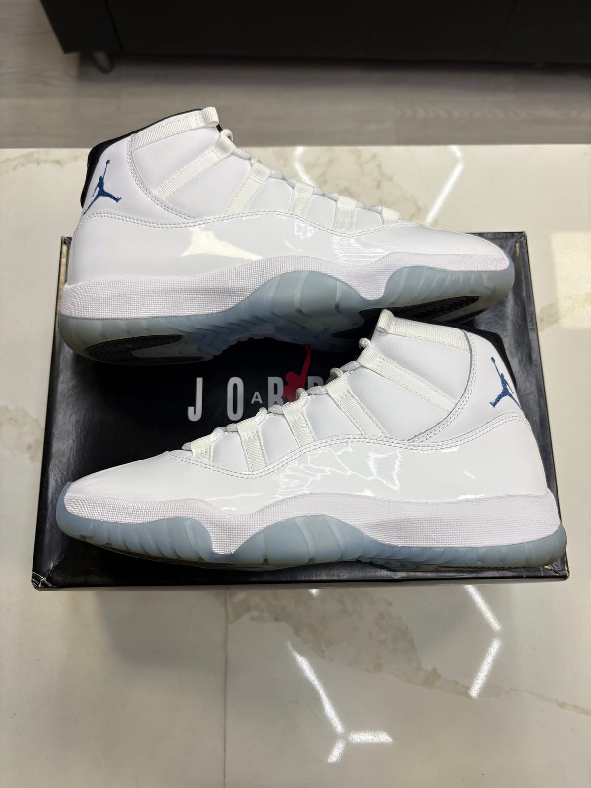 Jordan 11 Retro Legend Blue (2024)