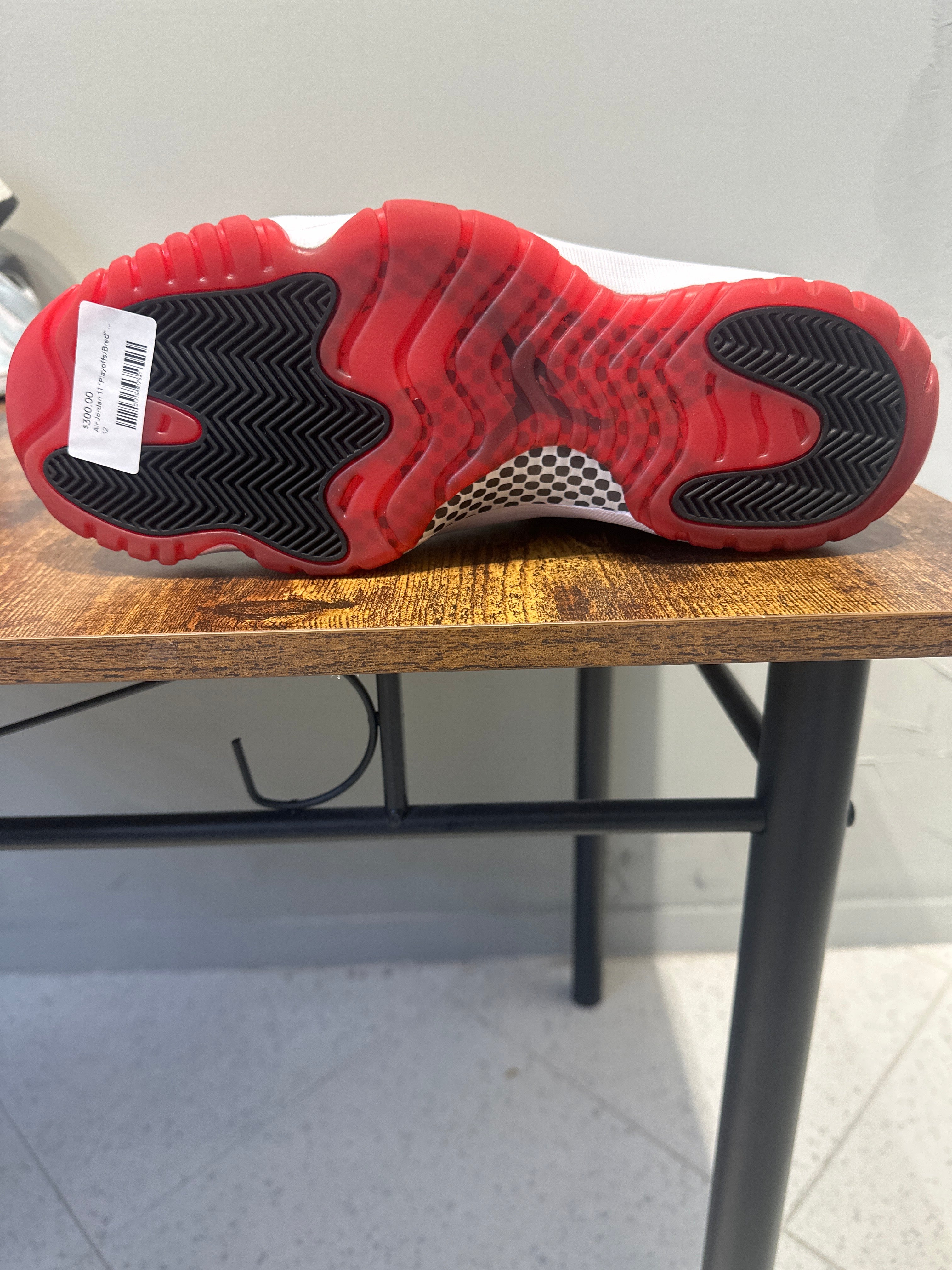 Air Jordan 11 "Playoffs/Bred" (2019) (Pre-Owned)