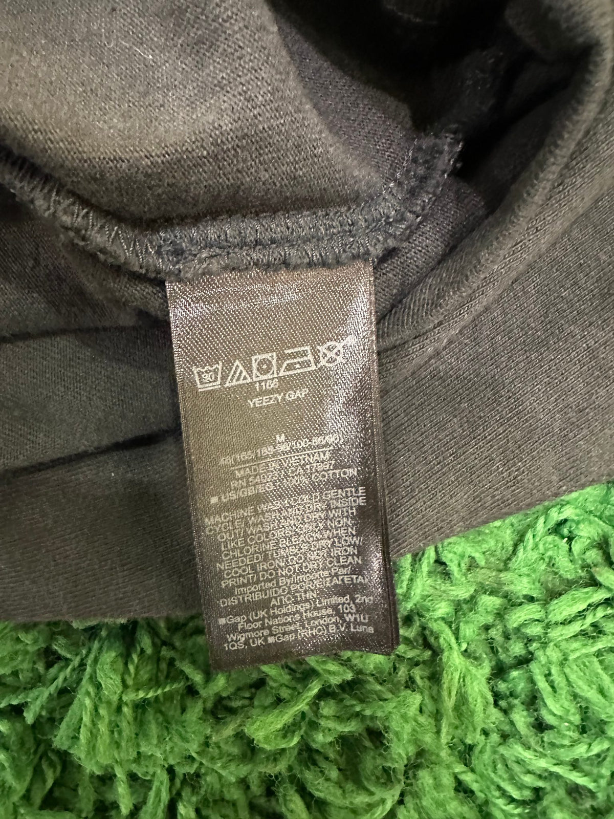 Yeezy Gap Dove Longsleeve Tee Black