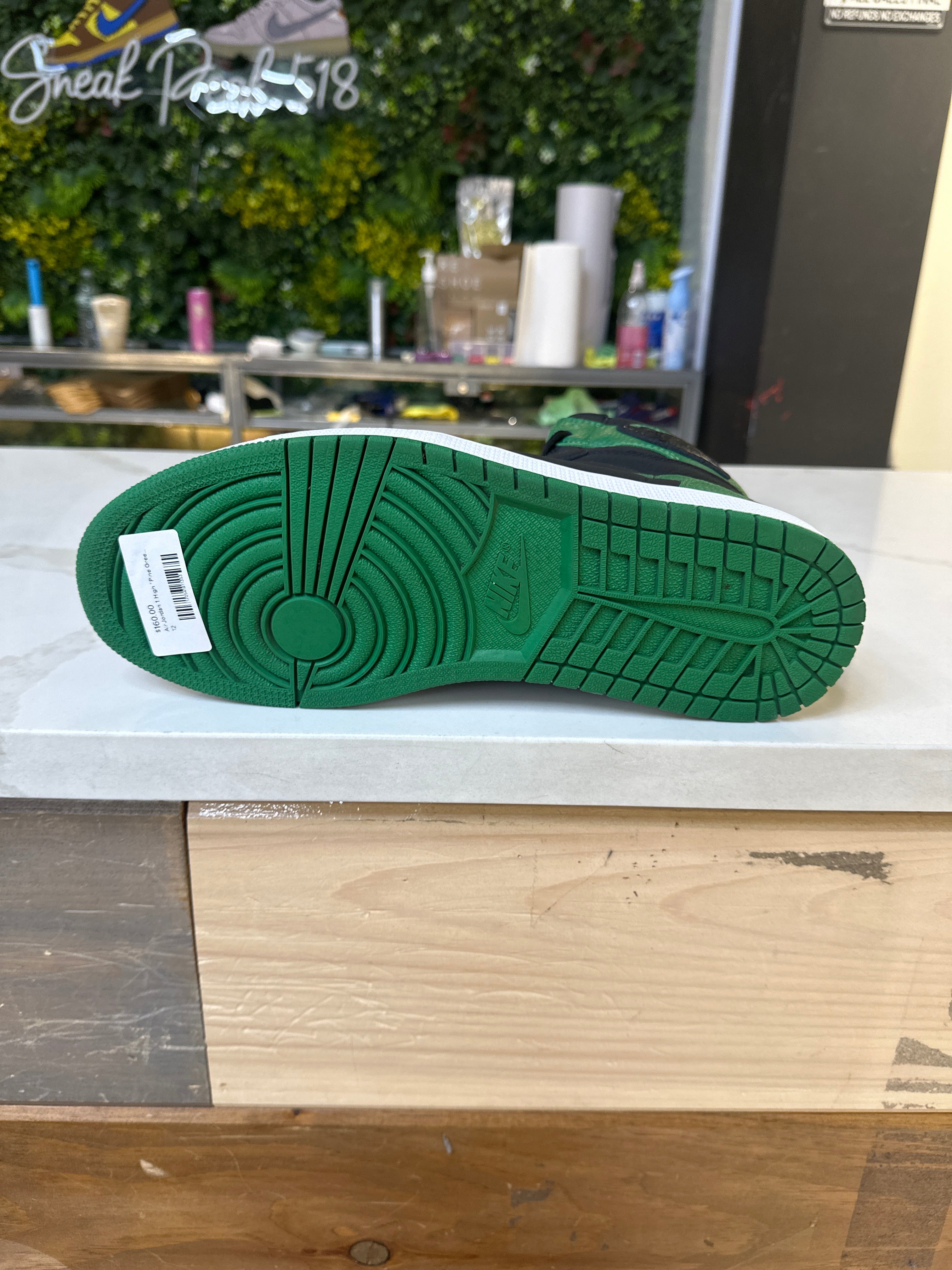 Air Jordan 1 High "Pine Green Black" (Pre-Owned)