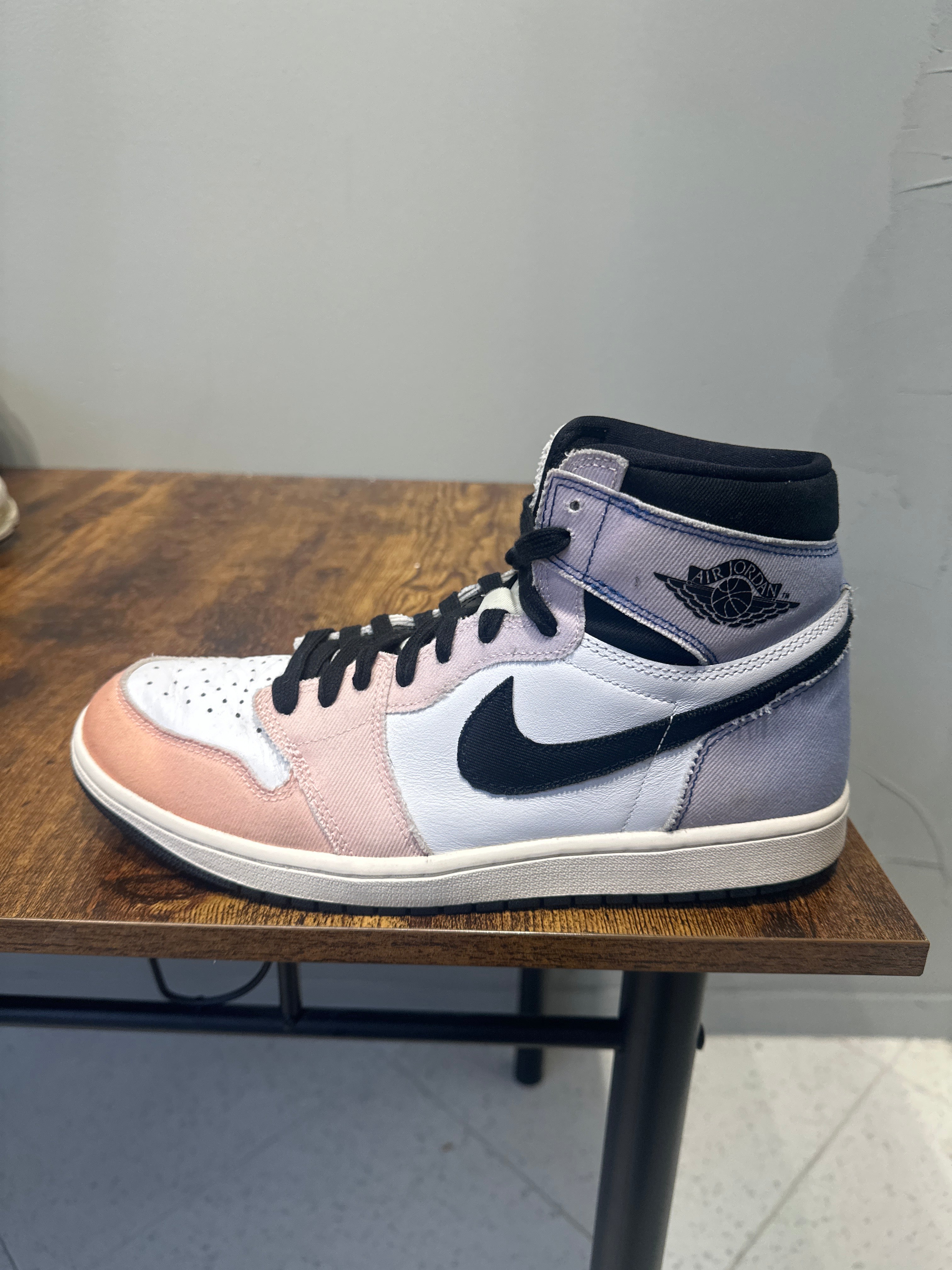 Air Jordan 1 High "Skyline" (Pre-Owned) B