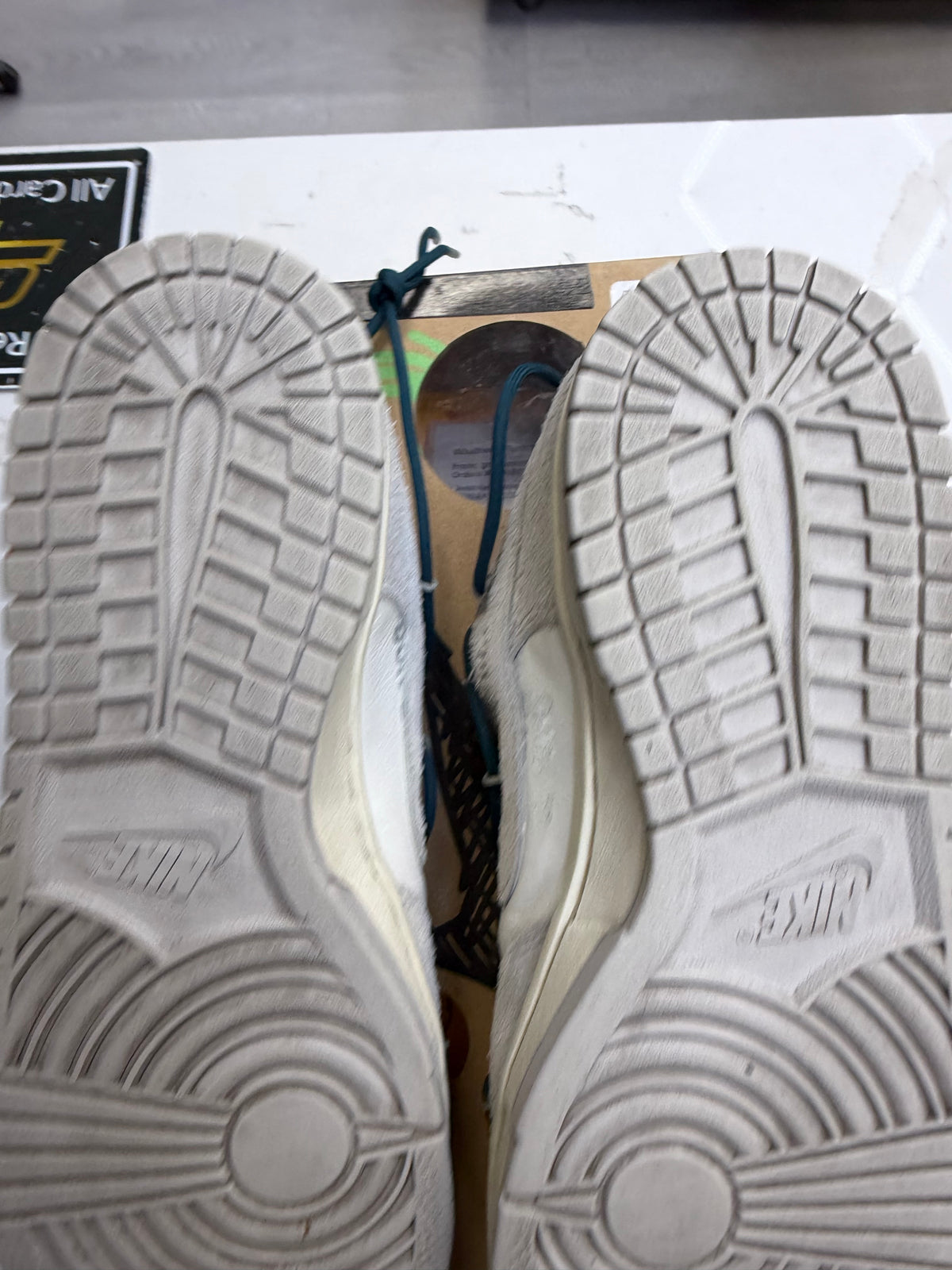 Nike Dunk Low x OFF WHITE Lot 16