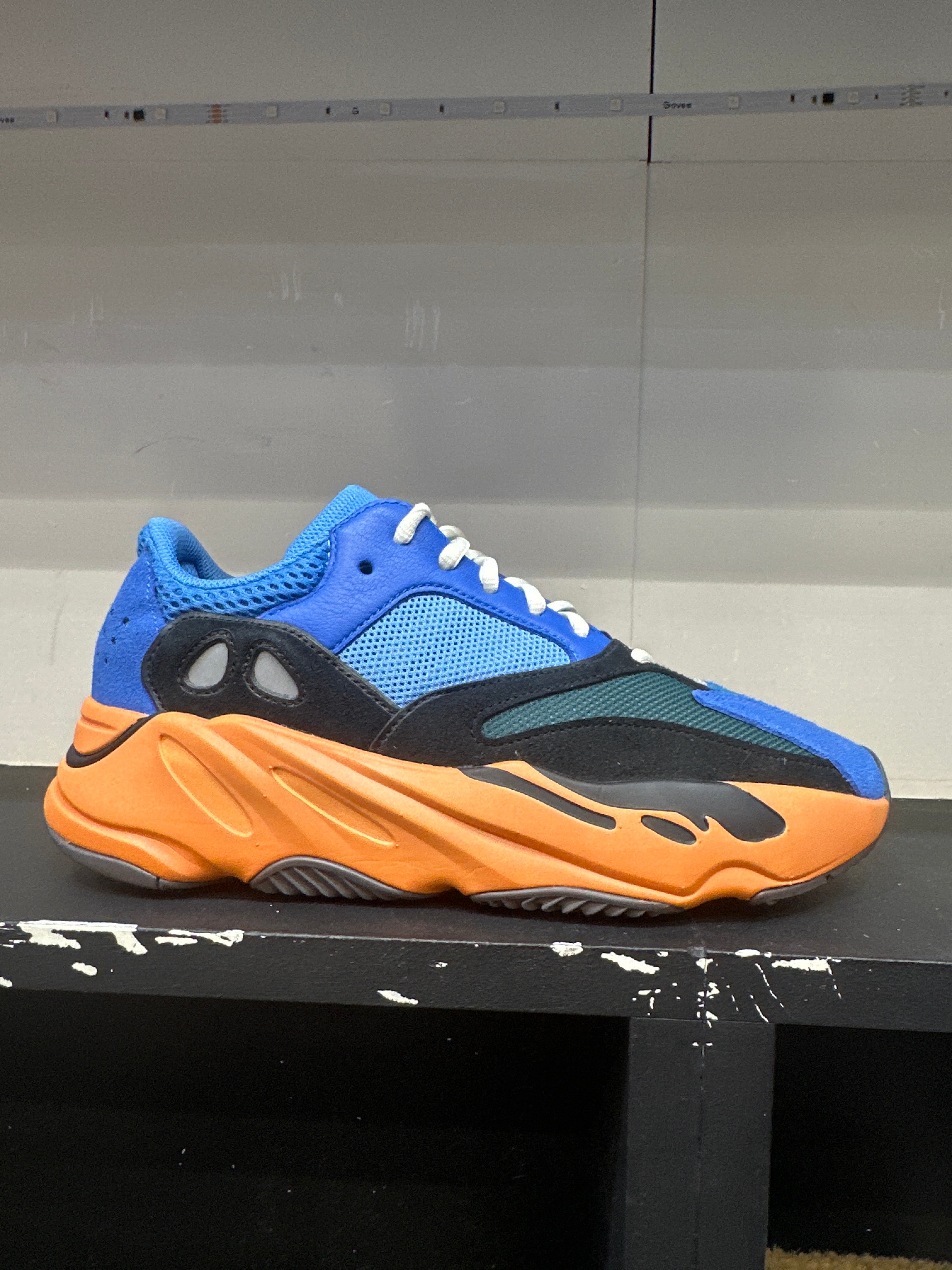Adidas Yeezy Boost 700 "Bright Blue" (Pre-Owned)