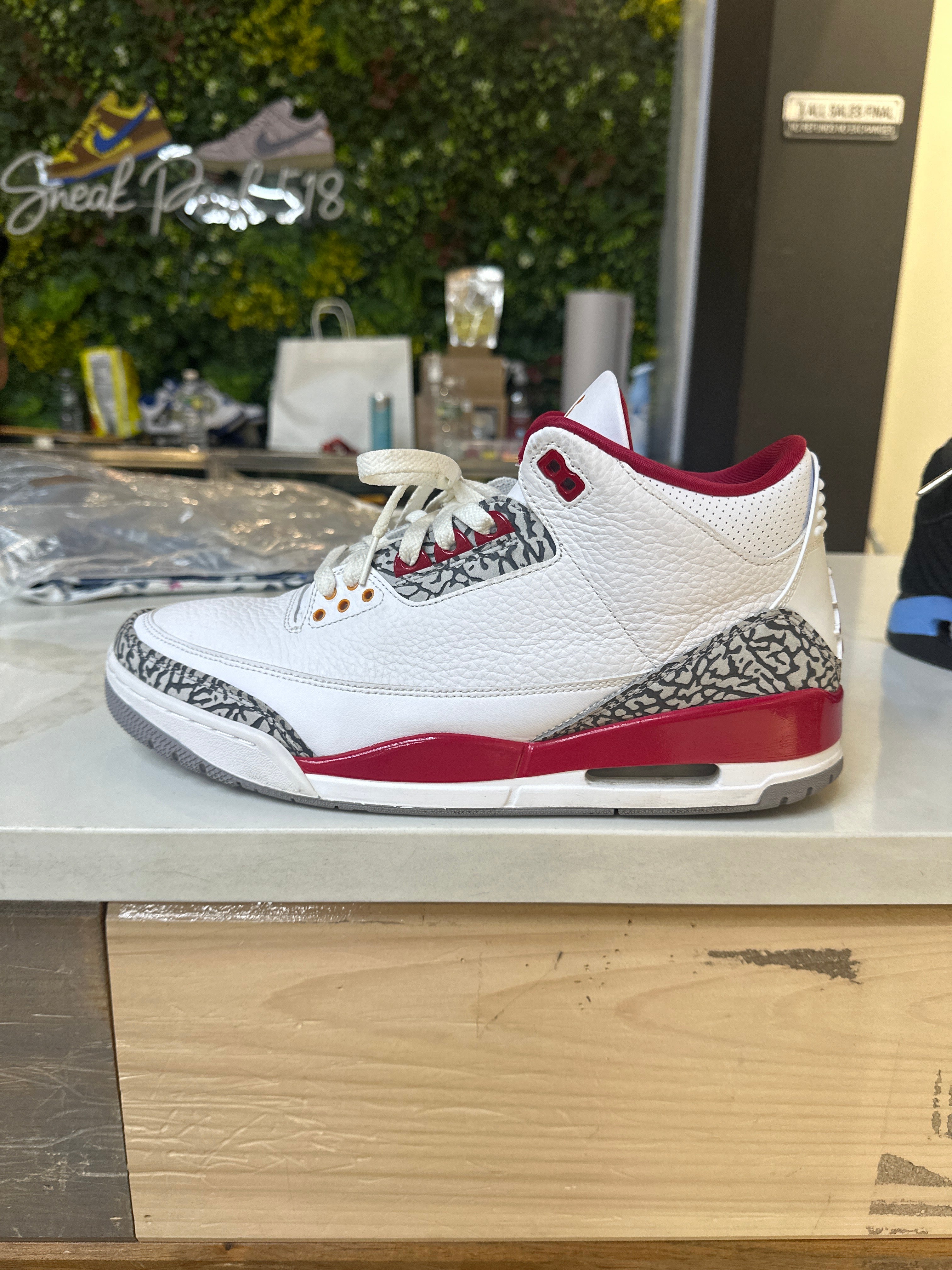 Air Jordan 3 "Cardinal" (pre-owned)